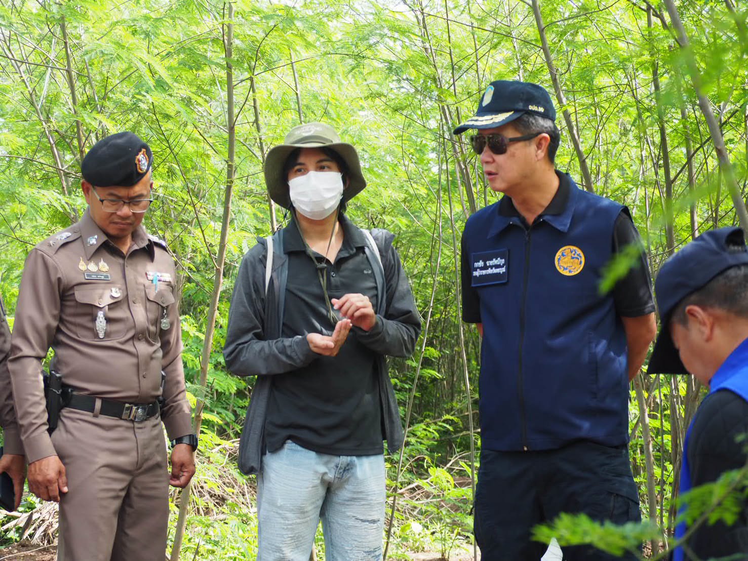 title - สำนักงานการปฏิรูปที่ดินจังหวัดเพชรบูรณ์ ลงพื้นที่ตรวจสอบเขต ส.ป.ก. ตำบลวังใหญ่ อำเภอวิเชียรบุรี หลังพบขบวนการลักลอบขุดโบราณวัตถุยุคก่อนประวัติศาสตร์