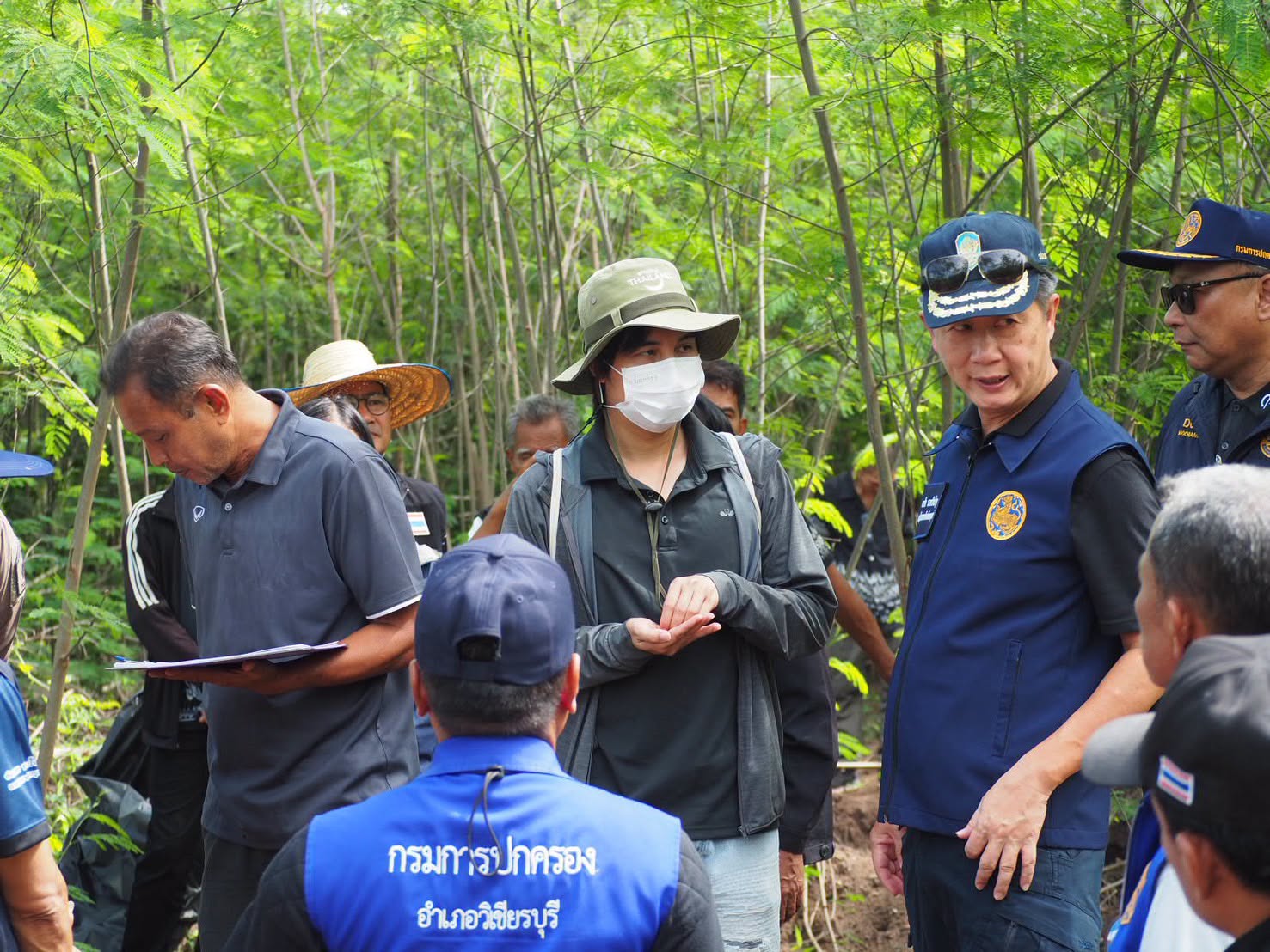 title - สำนักงานการปฏิรูปที่ดินจังหวัดเพชรบูรณ์ ลงพื้นที่ตรวจสอบเขต ส.ป.ก. ตำบลวังใหญ่ อำเภอวิเชียรบุรี หลังพบขบวนการลักลอบขุดโบราณวัตถุยุคก่อนประวัติศาสตร์