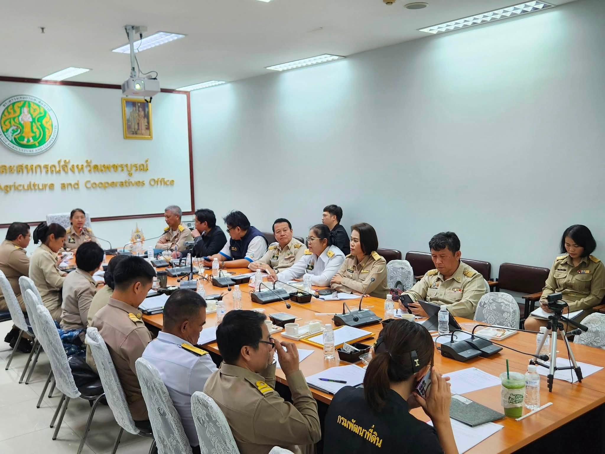 title - สำนักงานการปฏิรูปที่ดินจังหวัดเพชรบูรณ์ เข้าร่วมประชุมการขับเคลื่อนโครงการอันเนื่องมาจากพระราชดำริจังหวัดเพชรบูรณ์ 