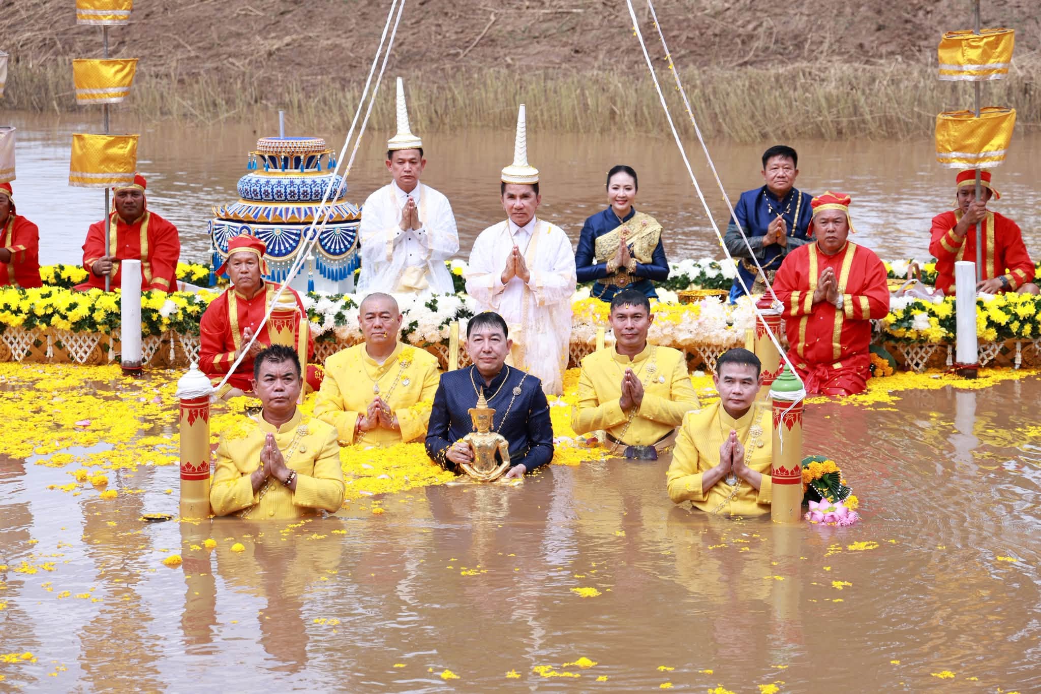 สำนักงานการปฏิรูปที่ดินจังหวัดเพชรบูรณ์ ร่วมพิธีอุ้มพระดำน้ำ ประจำปี 2569 สืบสานประเพณีศักดิ์สิทธิ์คู่เมืองเพชรบูรณ์