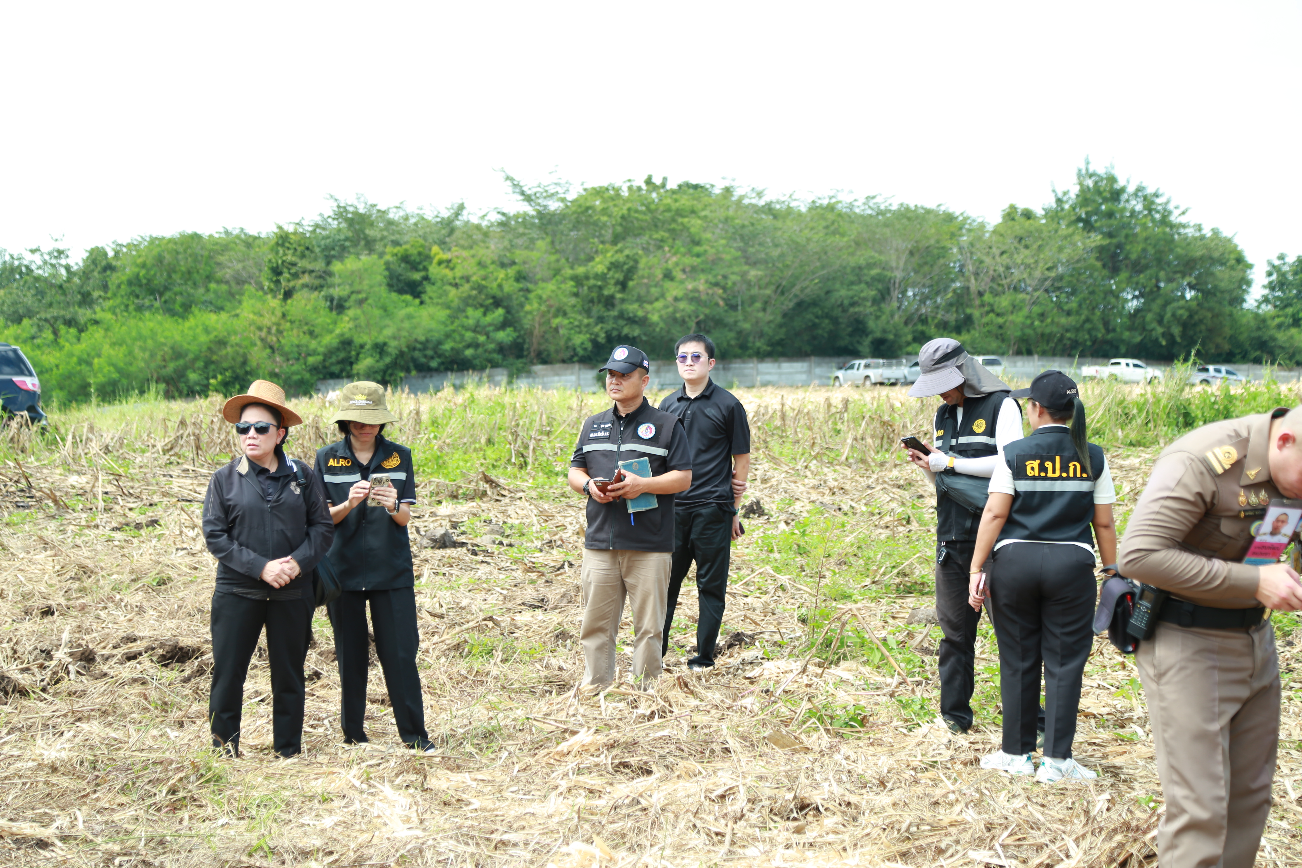 title - สำนักงานการปฏิรูปที่ดินจังหวัดเพชรบูรณ์ เข้าร่วมการประชุมและลงพื้นที่สำรวจเตรียมความพร้อม รองรับการปฏิบัติภารกิจของเจ้าคุณพระสินีนาถ พิลาสกัลยาณี ณ วัดป่าซับคำกอง อำเภอหนองไผ่ จังหวัดเพชรบูรณ์  