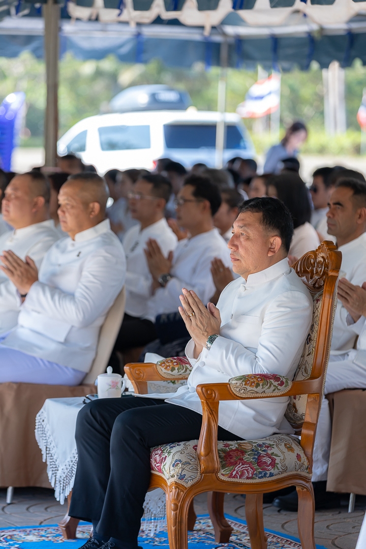 title - สำนักงานการปฏิรูปที่ดินจังหวัดเพชรบูรณ์ เข้าร่วมประกอบพิธีบวงสรวงการก่อสร้างซุ้มถวายดอกไม้จันทน์ เตรียมความพร้อมพระราชพิธีถวายพระเพลิงพระบรมศพ สมเด็จพระนางเจ้าสิริกิติ์ พระบรมราชินีนาถ พระบรมราชชนนีพันปีหลวง