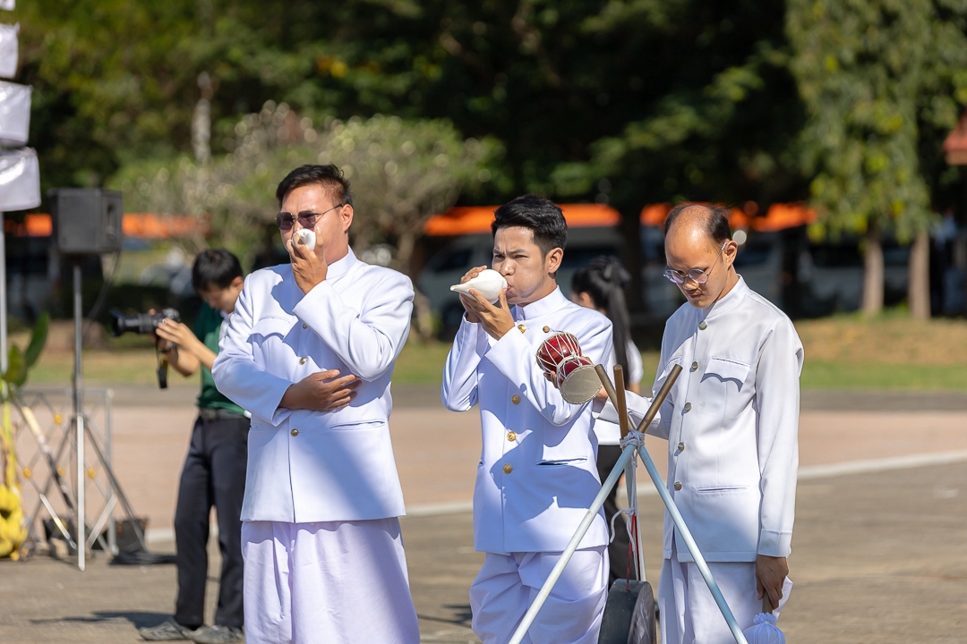 title - สำนักงานการปฏิรูปที่ดินจังหวัดเพชรบูรณ์ เข้าร่วมประกอบพิธีบวงสรวงการก่อสร้างซุ้มถวายดอกไม้จันทน์ เตรียมความพร้อมพระราชพิธีถวายพระเพลิงพระบรมศพ สมเด็จพระนางเจ้าสิริกิติ์ พระบรมราชินีนาถ พระบรมราชชนนีพันปีหลวง