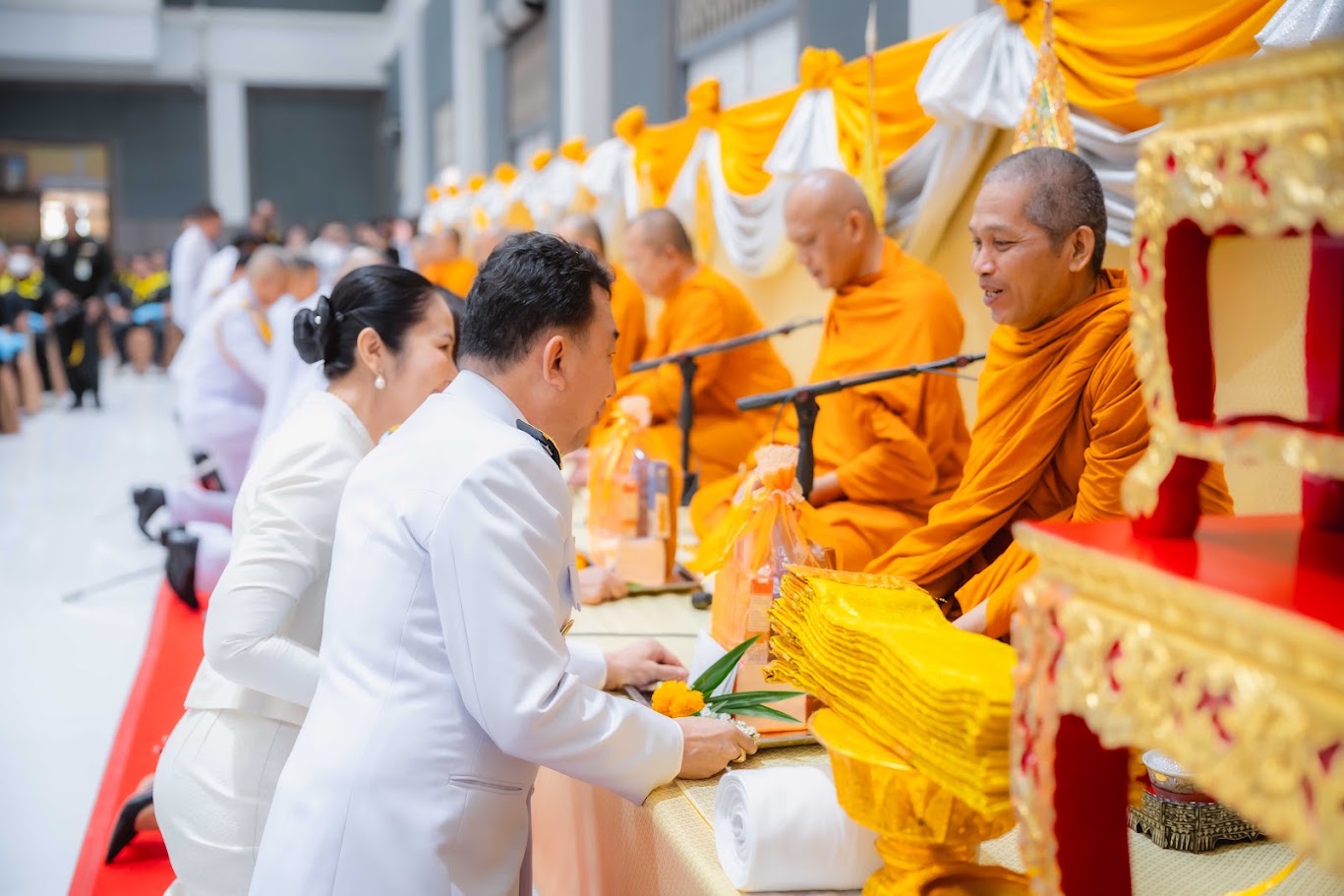 title -  สำนักงานการปฏิรูปที่ดินจังหวัดเพชรบูรณ์ เข้าร่วมพิธีวางพวงมาลา และทำบุญตักบาตรถวายเป็นพระราชกุศล เนื่องในวันนวมินทรมหาราช ประจำปี 2569 