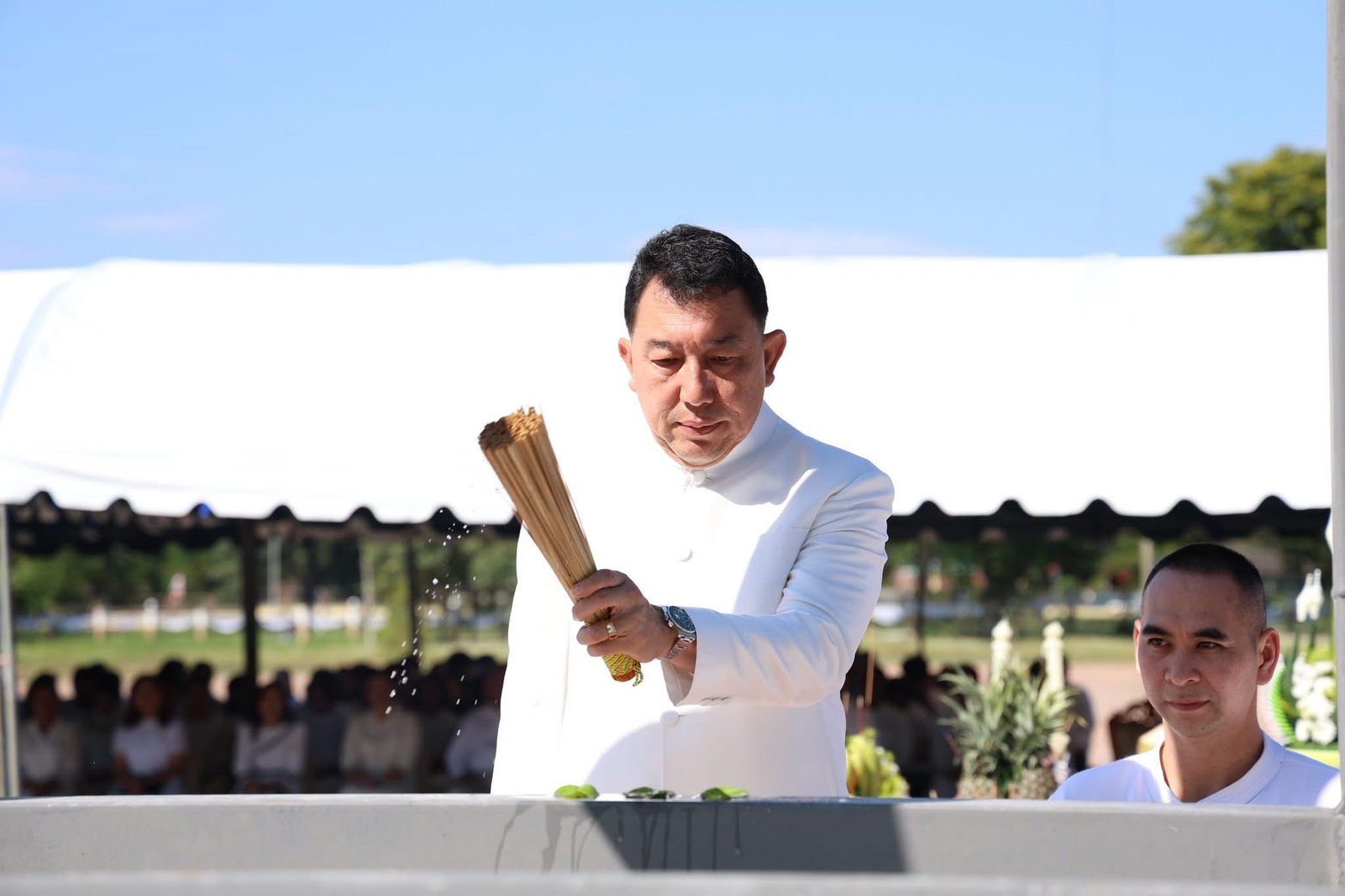 title - สำนักงานการปฏิรูปที่ดินจังหวัดเพชรบูรณ์ เข้าร่วมประกอบพิธีบวงสรวงการก่อสร้างซุ้มถวายดอกไม้จันทน์ เตรียมความพร้อมพระราชพิธีถวายพระเพลิงพระบรมศพ สมเด็จพระนางเจ้าสิริกิติ์ พระบรมราชินีนาถ พระบรมราชชนนีพันปีหลวง