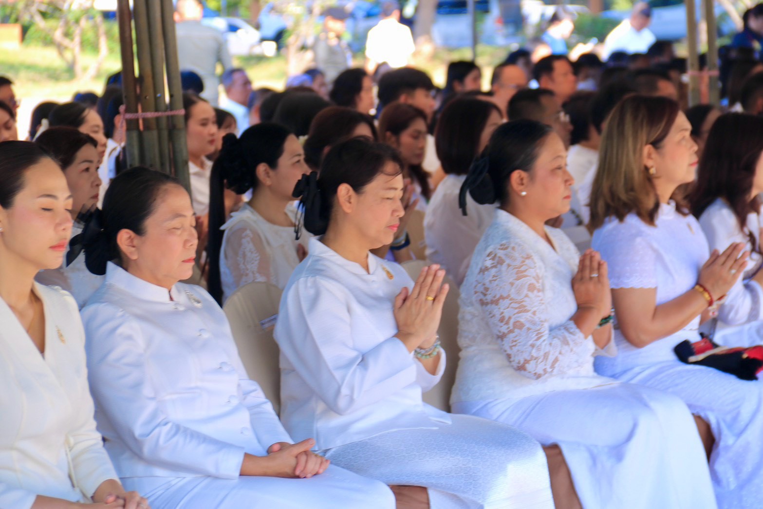 title - สำนักงานการปฏิรูปที่ดินจังหวัดเพชรบูรณ์ เข้าร่วมประกอบพิธีบวงสรวงการก่อสร้างซุ้มถวายดอกไม้จันทน์ เตรียมความพร้อมพระราชพิธีถวายพระเพลิงพระบรมศพ สมเด็จพระนางเจ้าสิริกิติ์ พระบรมราชินีนาถ พระบรมราชชนนีพันปีหลวง