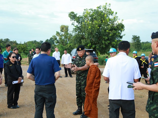 title - สำนักงานการปฏิรูปที่ดินจังหวัดเพชรบูรณ์ ลงพื้นที่เตรียมความพร้อมให้การต้อนรับเจ้าคุณพระสินีนาถ พิลาสกัลยาณี มีความประสงค์ที่จะเดินทางไปปฏิบัติภารกิจ ณ วัดป่าซับคำกอง ตำบลเพชรละคร อำเภอหนองไผ่ 