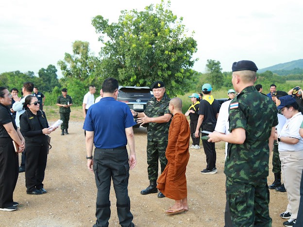 title - สำนักงานการปฏิรูปที่ดินจังหวัดเพชรบูรณ์ ลงพื้นที่เตรียมความพร้อมให้การต้อนรับเจ้าคุณพระสินีนาถ พิลาสกัลยาณี มีความประสงค์ที่จะเดินทางไปปฏิบัติภารกิจ ณ วัดป่าซับคำกอง ตำบลเพชรละคร อำเภอหนองไผ่ 