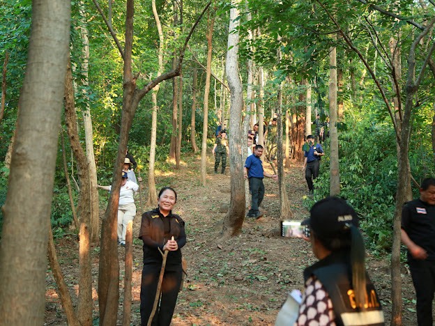 title - สำนักงานการปฏิรูปที่ดินจังหวัดเพชรบูรณ์ ลงพื้นที่เตรียมความพร้อมให้การต้อนรับเจ้าคุณพระสินีนาถ พิลาสกัลยาณี มีความประสงค์ที่จะเดินทางไปปฏิบัติภารกิจ ณ วัดป่าซับคำกอง ตำบลเพชรละคร อำเภอหนองไผ่ 