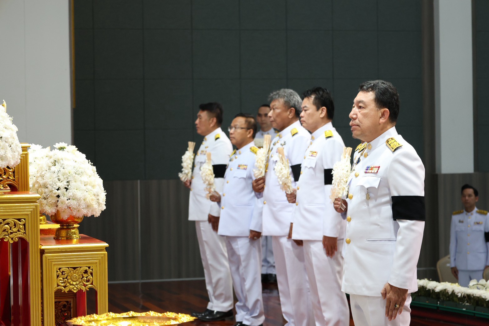 title - สำนักงานการปฏิรูปที่ดินจังหวัดเพชรบูรณ์ เข้าร่วมพิธีสวดพระพุทธมนต์และพิธีบำเพ็ญกุศลอุทิศถวาย พิธีถวายดอกไม้จันทน์ภาคประชาชนตัวแทน และพิธีทำบุญตักบาตรถวายพระราชกุศล  เนื่องในวันคล้ายวันสวรรคต สมเด็จพระนางเจ้าสิริกิติ์ พระบรมราชินีนาถ พระบรมราชชนนีพันปีหลวง