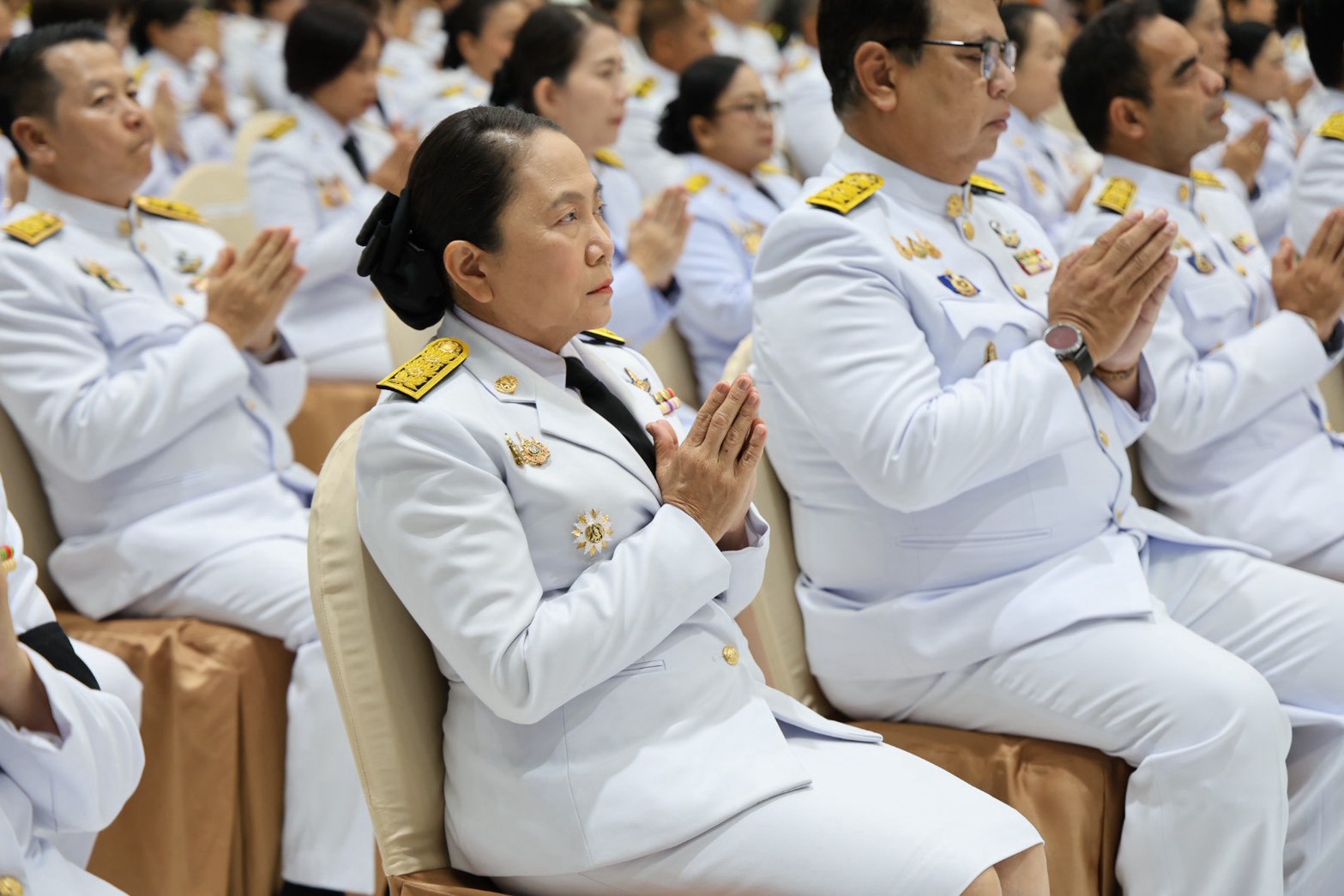 title - สำนักงานการปฏิรูปที่ดินจังหวัดเพชรบูรณ์ เข้าร่วมพิธีสวดพระพุทธมนต์และพิธีบำเพ็ญกุศลอุทิศถวาย พิธีถวายดอกไม้จันทน์ภาคประชาชนตัวแทน และพิธีทำบุญตักบาตรถวายพระราชกุศล  เนื่องในวันคล้ายวันสวรรคต สมเด็จพระนางเจ้าสิริกิติ์ พระบรมราชินีนาถ พระบรมราชชนนีพันปีหลวง