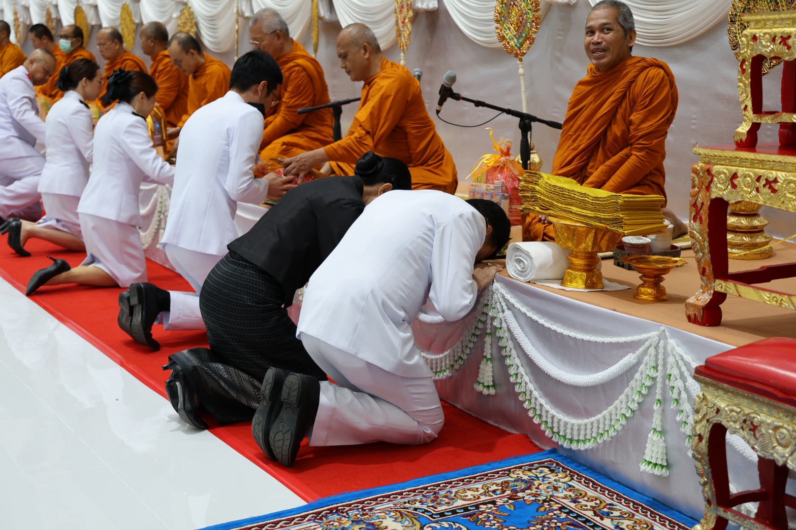 title - สำนักงานการปฏิรูปที่ดินจังหวัดเพชรบูรณ์ เข้าร่วมพิธีสวดพระพุทธมนต์และพิธีบำเพ็ญกุศลอุทิศถวาย พิธีถวายดอกไม้จันทน์ภาคประชาชนตัวแทน และพิธีทำบุญตักบาตรถวายพระราชกุศล  เนื่องในวันคล้ายวันสวรรคต สมเด็จพระนางเจ้าสิริกิติ์ พระบรมราชินีนาถ พระบรมราชชนนีพันปีหลวง