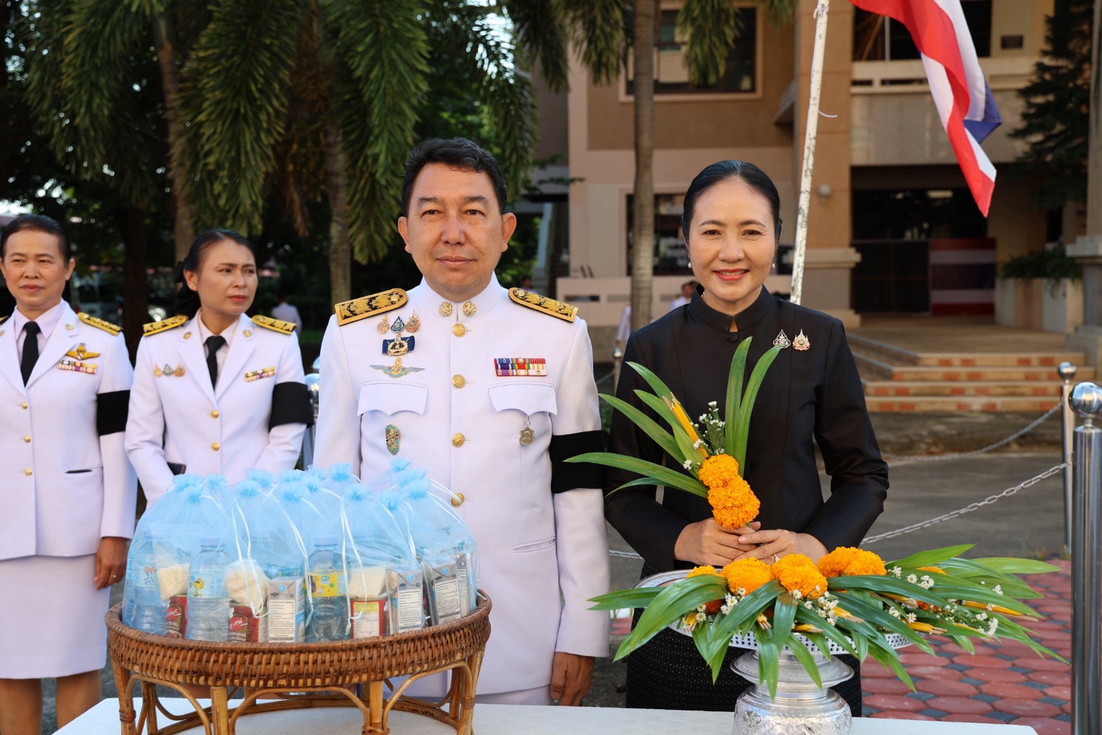 title - สำนักงานการปฏิรูปที่ดินจังหวัดเพชรบูรณ์ เข้าร่วมพิธีสวดพระพุทธมนต์และพิธีบำเพ็ญกุศลอุทิศถวาย พิธีถวายดอกไม้จันทน์ภาคประชาชนตัวแทน และพิธีทำบุญตักบาตรถวายพระราชกุศล  เนื่องในวันคล้ายวันสวรรคต สมเด็จพระนางเจ้าสิริกิติ์ พระบรมราชินีนาถ พระบรมราชชนนีพันปีหลวง