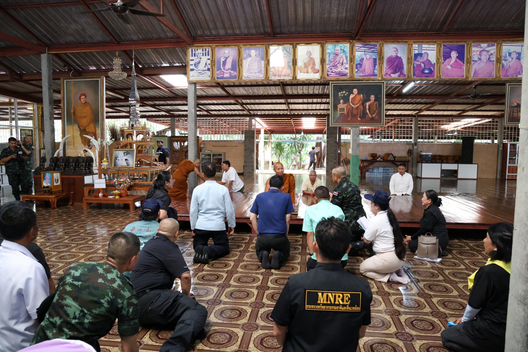 title - สำนักงานการปฏิรูปที่ดินจังหวัดเพชรบูรณ์ ลงพื้นที่เตรียมความพร้อมให้การต้อนรับเจ้าคุณพระสินีนาถ พิลาสกัลยาณี มีความประสงค์ที่จะเดินทางไปปฏิบัติภารกิจ ณ วัดป่าซับคำกอง ตำบลเพชรละคร อำเภอหนองไผ่ 