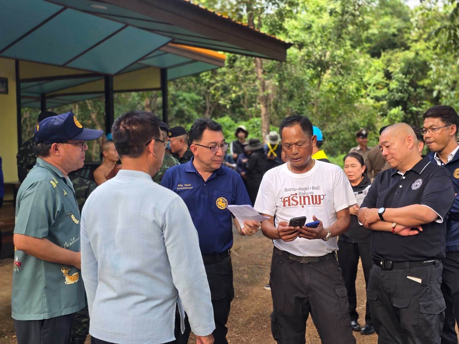 title - สำนักงานการปฏิรูปที่ดินจังหวัดเพชรบูรณ์ ลงพื้นที่เตรียมความพร้อมให้การต้อนรับเจ้าคุณพระสินีนาถ พิลาสกัลยาณี มีความประสงค์ที่จะเดินทางไปปฏิบัติภารกิจ ณ วัดป่าซับคำกอง ตำบลเพชรละคร อำเภอหนองไผ่ 