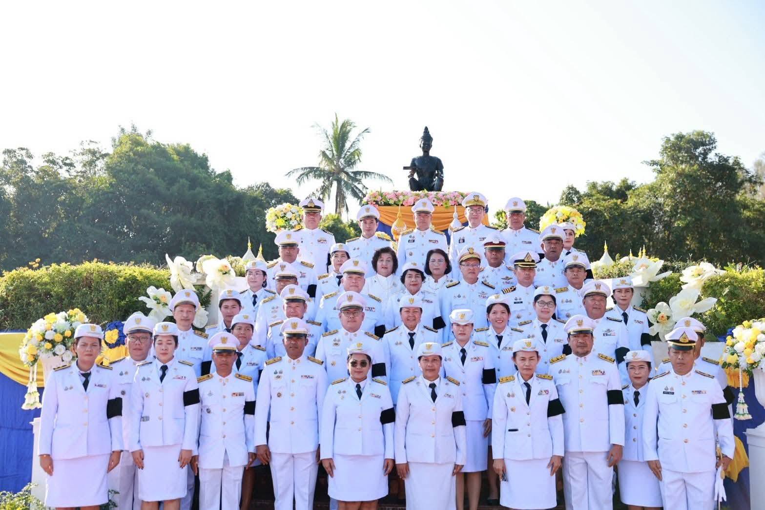 title - วางพานพุ่มดอกไม้ถวายราชสักการะ เนื่องใน 