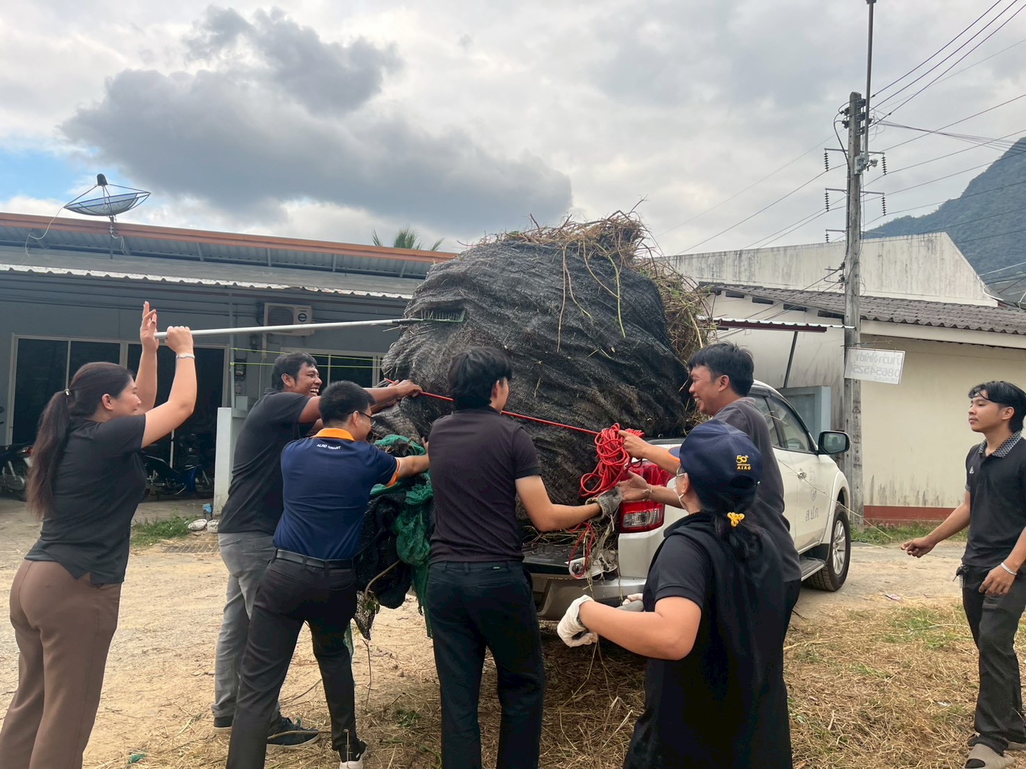 title - ส.ป.ก.พังงา จัดกิจกรรม Big Cleaning Day รวมพลังแห่งความดีเพื่อถวายเป็นพระราชกุศล  สมเด็จพระนางเจ้าสิริกิติ์พระบรมราชินีนาถ พระบรมราชชนนีพันปีหลวง 