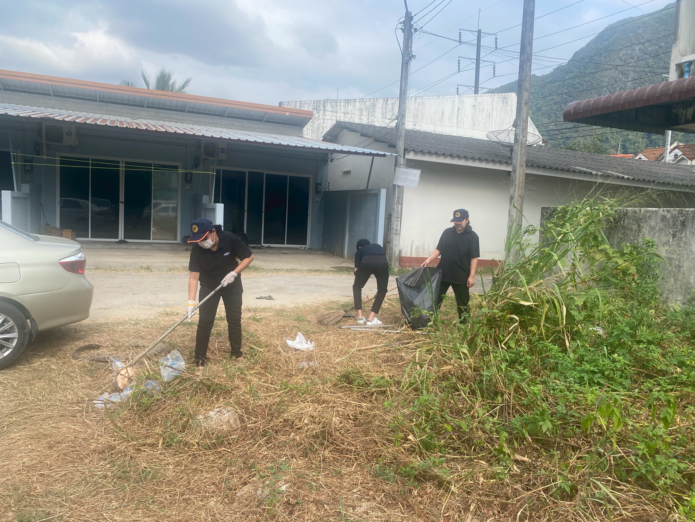 title - ส.ป.ก.พังงา จัดกิจกรรม Big Cleaning Day รวมพลังแห่งความดีเพื่อถวายเป็นพระราชกุศล  สมเด็จพระนางเจ้าสิริกิติ์พระบรมราชินีนาถ พระบรมราชชนนีพันปีหลวง 