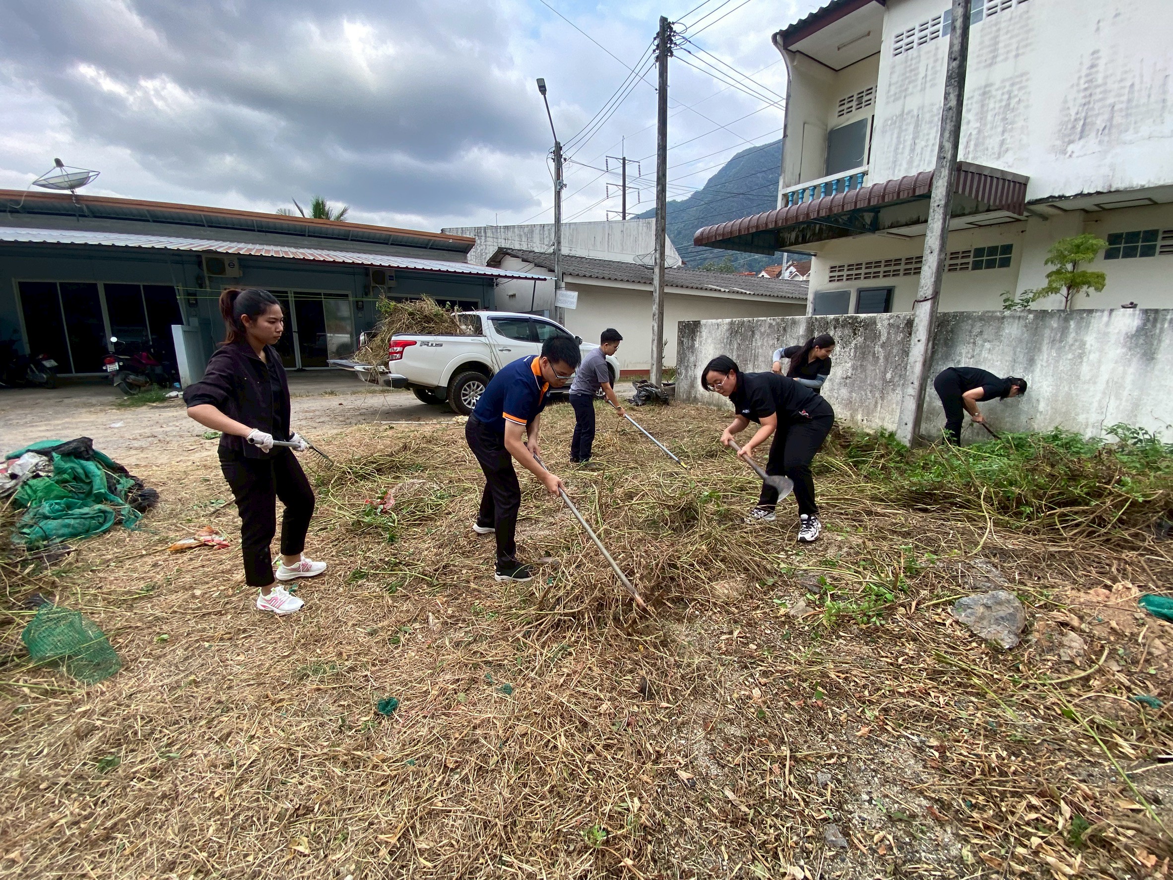 title - ส.ป.ก.พังงา จัดกิจกรรม Big Cleaning Day รวมพลังแห่งความดีเพื่อถวายเป็นพระราชกุศล  สมเด็จพระนางเจ้าสิริกิติ์พระบรมราชินีนาถ พระบรมราชชนนีพันปีหลวง 