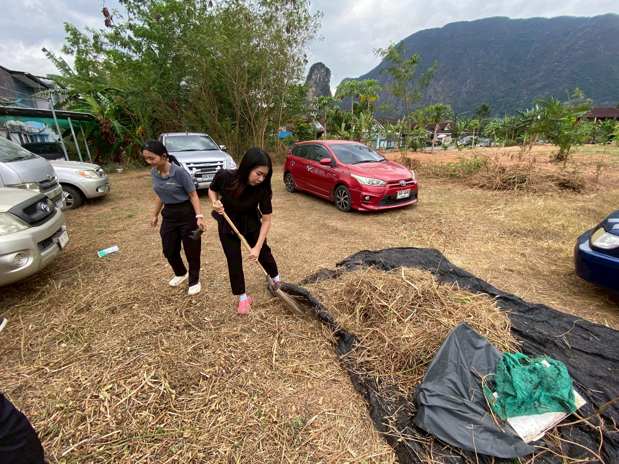 title - ส.ป.ก.พังงา จัดกิจกรรม Big Cleaning Day รวมพลังแห่งความดีเพื่อถวายเป็นพระราชกุศล  สมเด็จพระนางเจ้าสิริกิติ์พระบรมราชินีนาถ พระบรมราชชนนีพันปีหลวง 