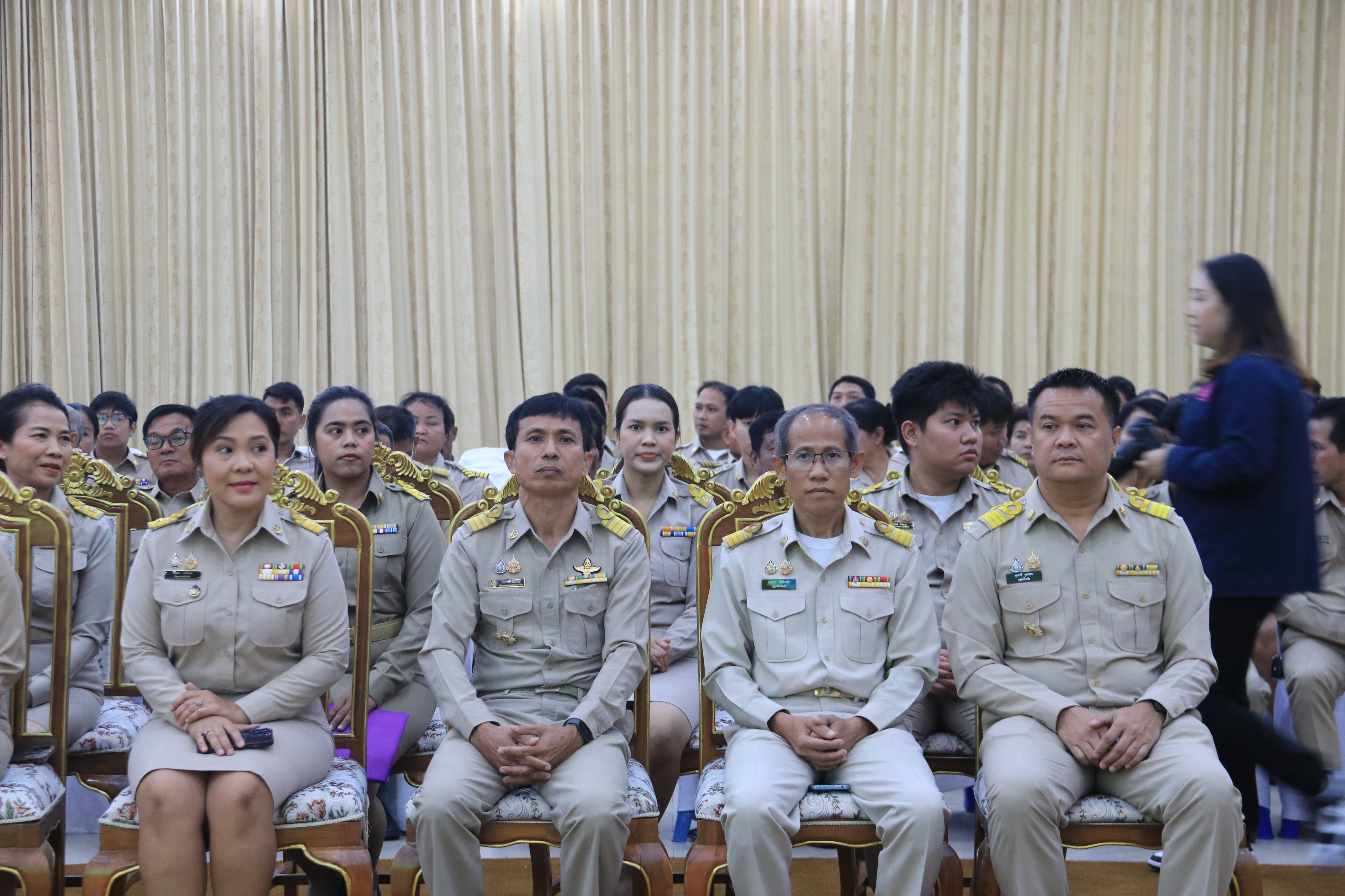 ส.ป.ก.ปทุมธานี เข้าร่วมพิธีรับมอบข้าวสาร จากสภาเกษตรกรจังหวัดปทุมธานี ในโครงการ เฉลิมพระเกียรติ รวมใจภักดิ์ ถวายความจงรักภักดี เนื่องในโอกาสมหามงคลเฉลิมพระชนมพรรษา 6 รอบ 72 พรรษา 28 กรกฎาคม 2567