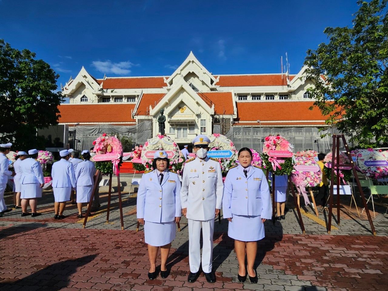 ส.ป.ก.ปทุมธานี เข้าร่วมพิธีวางพวงมาลาถวายราชสักการะพระบรมราชานุสาวรีย์ พระบาทสมเด็จพระจุลจอมเกล้าเจ้าอยู่หัวเนื่องในวันปิยมหาราช 23 ตุลาคม 2567 และข้าร่วมกิจกรรม จิตอาสา “เราทำความดี ด้วยหัวใจ”