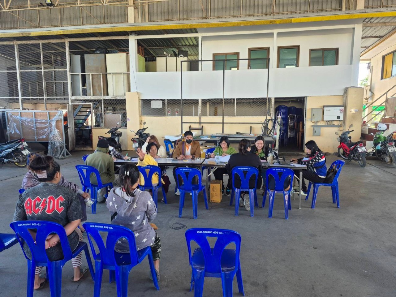 สำนักงานการปฏิรูปที่ดินจังหวัดปทุมธานี (ส.ป.ก.ปทุมธานี) จัดกิจกรรมศูนย์บริการประชาชนเคลื่อนที่ ประจำปีงบประมาณ 2568 (Mobile unit) 