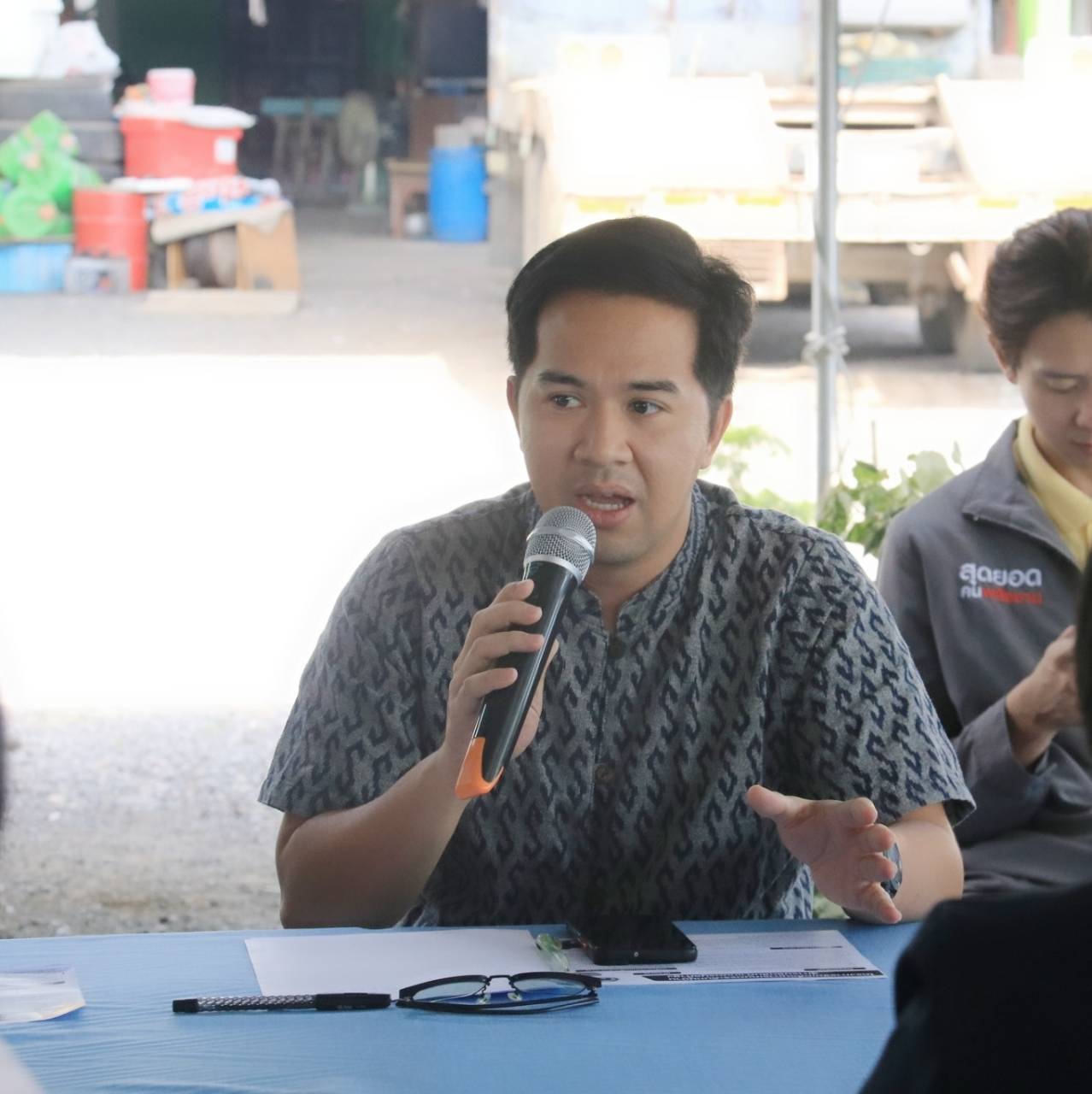 ส.ป.ก.ปทุมธานี เข้าร่วมประชุมระดมความคิดเห็นโครงการขับเคลื่อนการเกษตรระดับหมู่บ้านสู่การผลิตสินค้าเกษตรมูลค่าสูง ณ ที่ทำการกลุ่มวิสาหกิจชุมชนแปรรูปผลผลิต 
