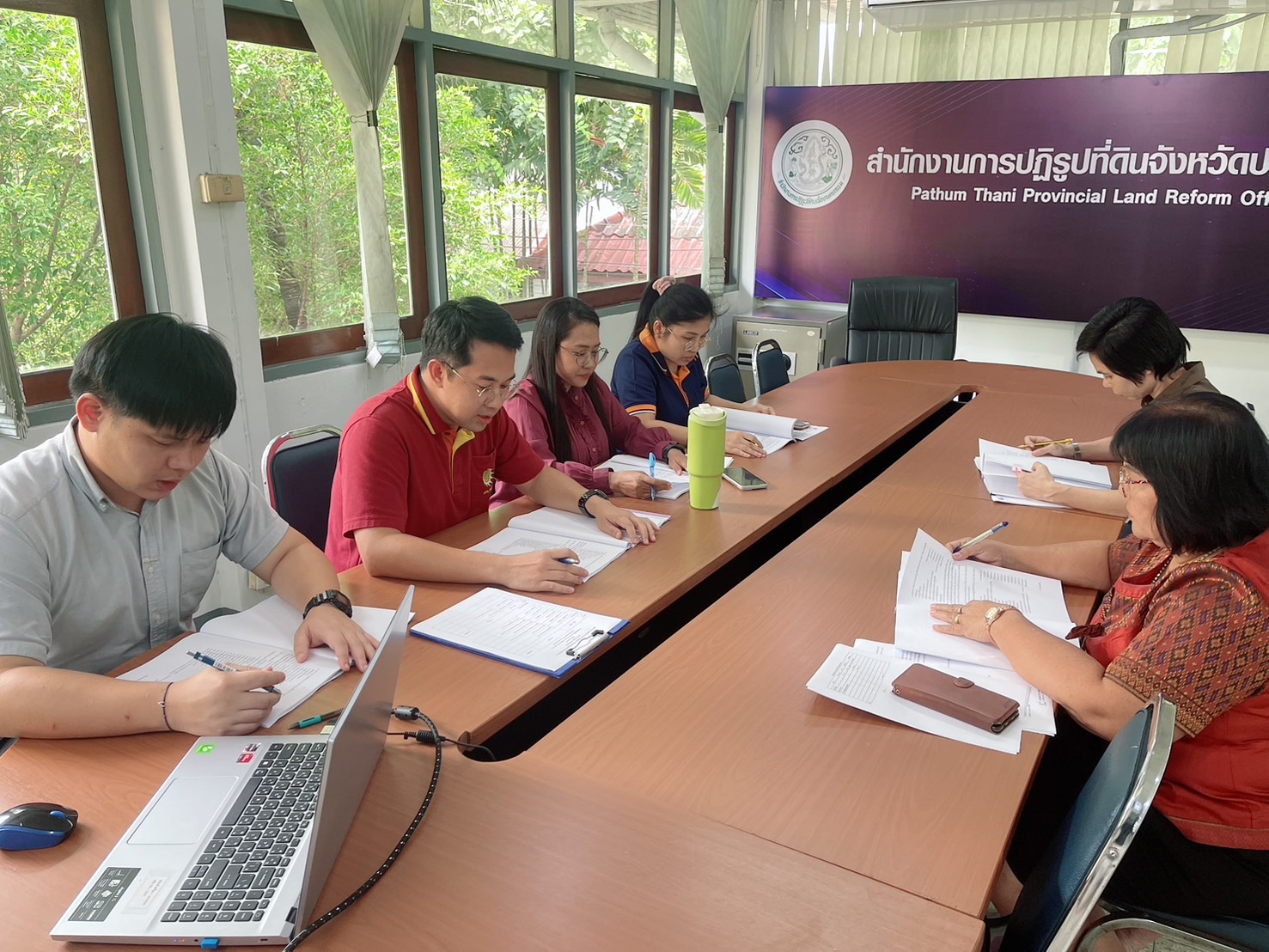 กลุ่มยุทธศาสตร์และการปฏิรูปที่ดิน สำนักงานการปฏิรูปที่ดินจังหวัดปทุมธานี จัดประชุมคณะกรรมการคัดเลือกอาสาสมัครปฏิรูปที่ดินเพื่อเกษตรกรรม (อสปก.) ดีเด่น เพื่อพิจารณาคัดเลือก อสปก. ที่มีผลงานดีเด่น