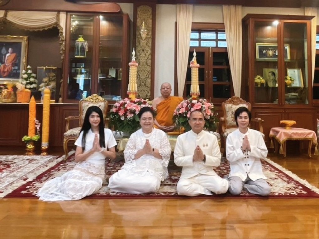 ปฏิรูปที่ดินจังหวัดปทุมธานี ร่วมถวายเทียนพรรษาเนื่องในเทศกาลวันอาสาฬหบูชาและเข้าพรรษา พุทธศักราช 2568