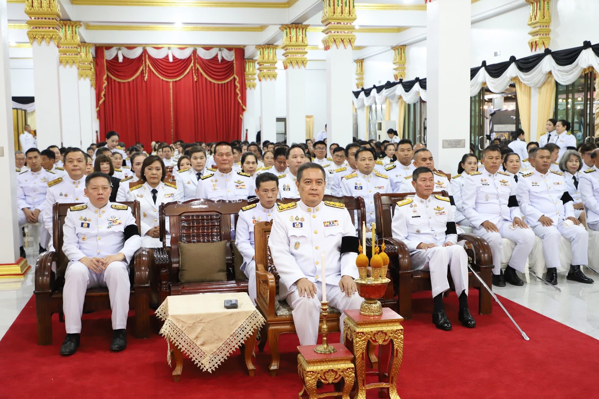ร่วมพิธีบำเพ็ญกุศลทักษิณานุประทานอุทิศถวายพระราชกุศลแด่สมเด็จพระนางเจ้าสิริกิติ์ พระบรมราชินีนาถ พระบรมราชชนีพันปีหลวง เมื่อเสด็จสวรรคตครบ ปัณรสมวาร ( 15 วัน )