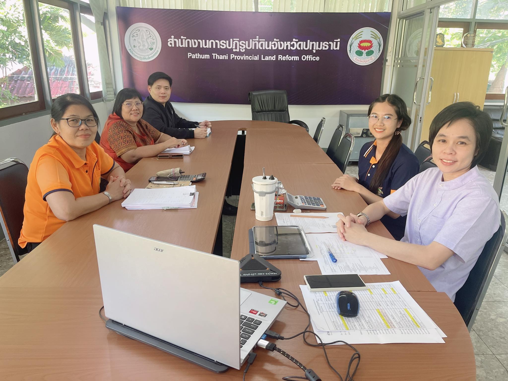 ปฏิรูปที่ดินจังหวัดปทุมธานี และ ผู้อำนวยการกลุ่ม/ หัวหน้าฝ่าย เข้าร่วมประชุมคณะทำงานติดตามเร่งรัดการใช้เงินงบประมาณฯ ครั้งที่ 6/2568 ผ่านระบบ zoom