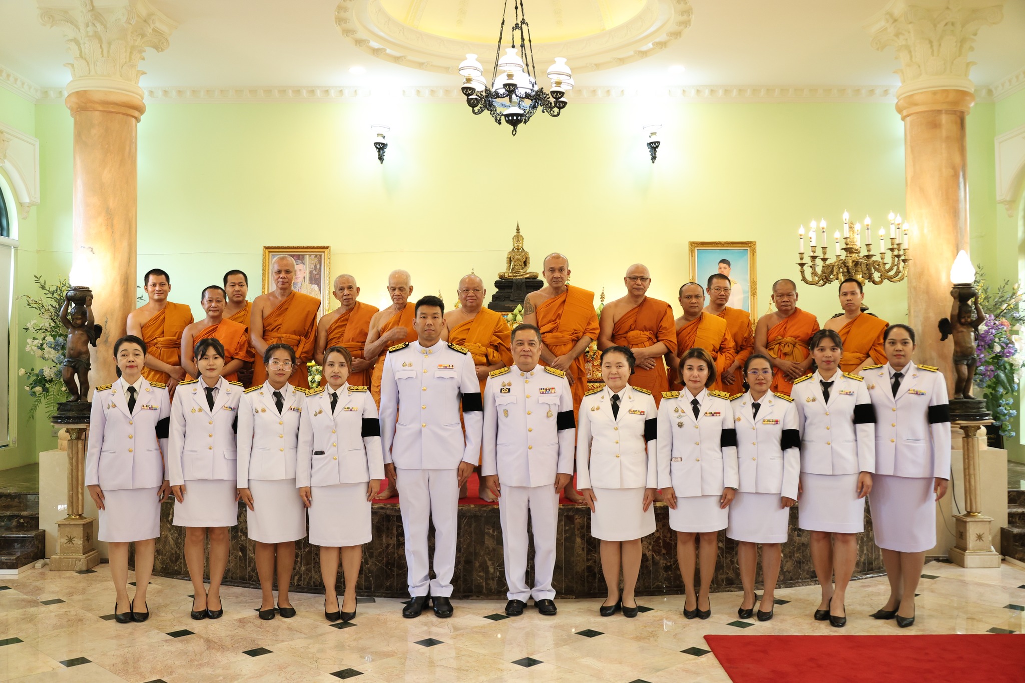 ข้าร่วมพิธีเจริญพระพุทธมนต์เฉลิมพระเกียรติสมเด็จพระเจ้าลูกยาเธอ เจ้าฟ้าทีปังกรรัศมีโชติ มหาวชิโรตตมางกูร สิริวิบูลยราชกุมาร เนื่องในโอกาสวันคล้ายวันประสูติ 29 เมษายน 