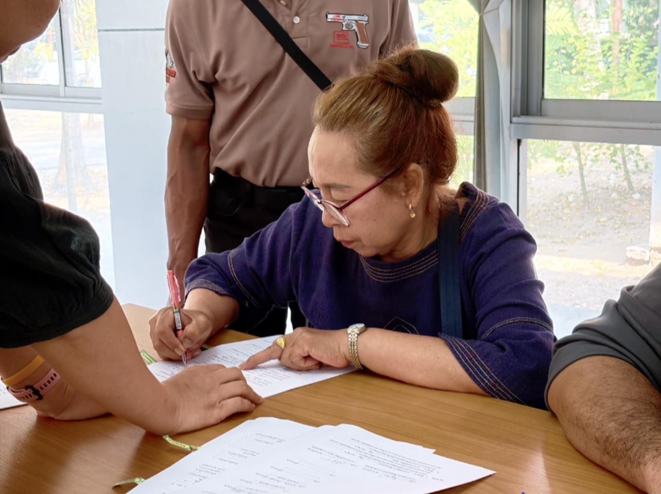 title - กลุ่มการเงินบัญชีและจัดเก็บผลประโยชน์ สำนักงานการปฏิรูปที่ดินจังหวัดปทุมธานี ปล่อยสินเชื่อเงินกองทุนฯ ให้แก่เกษตรกรในเขตปฏิรูปที่ดิน ตำบลบึงบอน ตำบลบึงชำอ้อ อำเภอหนองเสือ จังหวัดปทุมธานี จำนวน 7 ราย