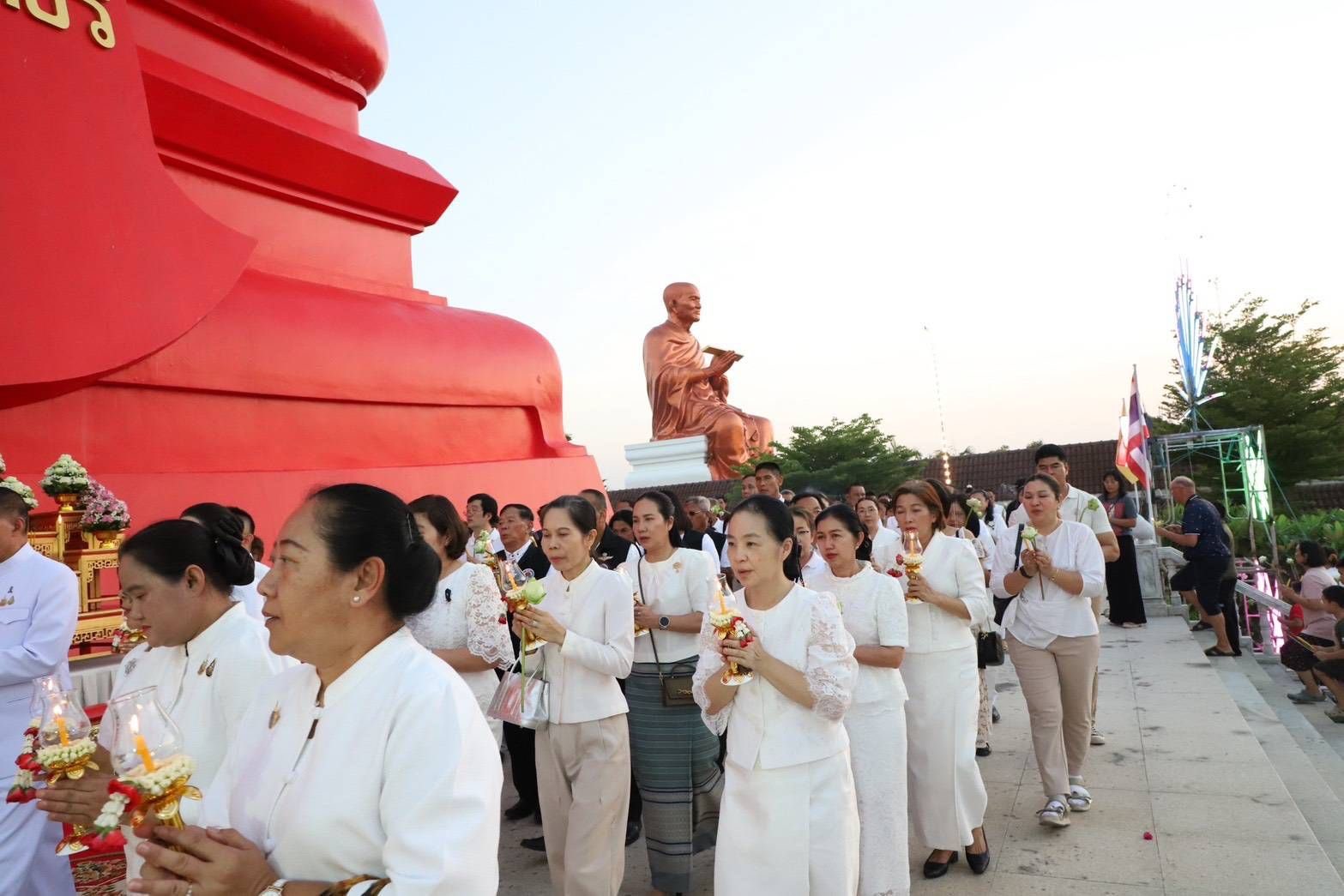 title - เข้าร่วมพิธีเวียนเทียน รอบหลวงพ่อโสธรองค์ใหญ่ ริมแม่น้ำเจ้าพระยา เนื่องในวันมาฆบูชา ณ วัดโบสถ์ ตำบลบางกระบือ อำเภอสามโคก จังหวัดปทุมธานี