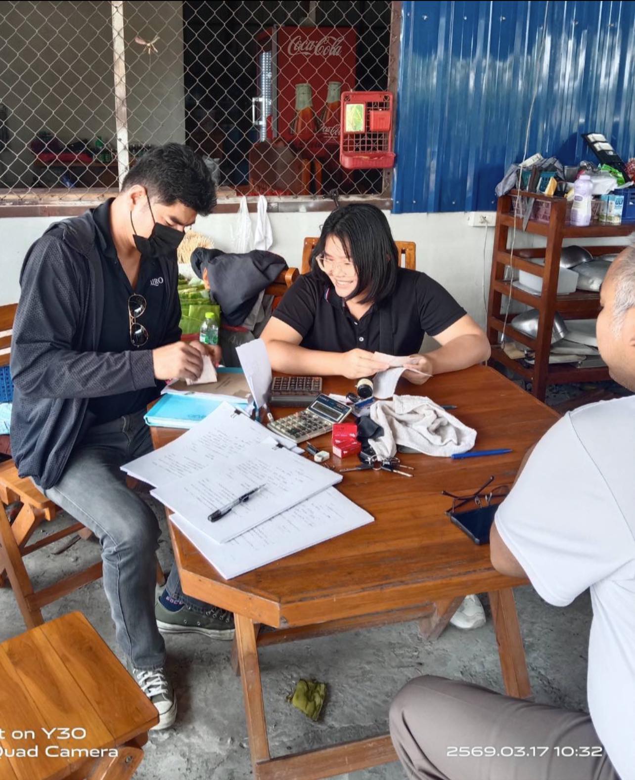 title - กลุ่มการเงินฯ นายเพลิน  ศรีดี น.ส.ศุภมาส วงษารัตน์ และกลุ่มยุทธศาสตร์ นางสายรุ้ง พิละมาตย์ ออกติดตามเร่งรัดจัดเก็บเงินกู้และรับคำขอกู้ยืมเงินจาก ส.ป.ก. ในเขตปฏิรูปที่ดิน จำนวน 1 กลุ่ม รวม 5 ราย ณ ตำบลบึงชำอ้อ อำเภอหนองเสือ จังหวัดปทุมธานี