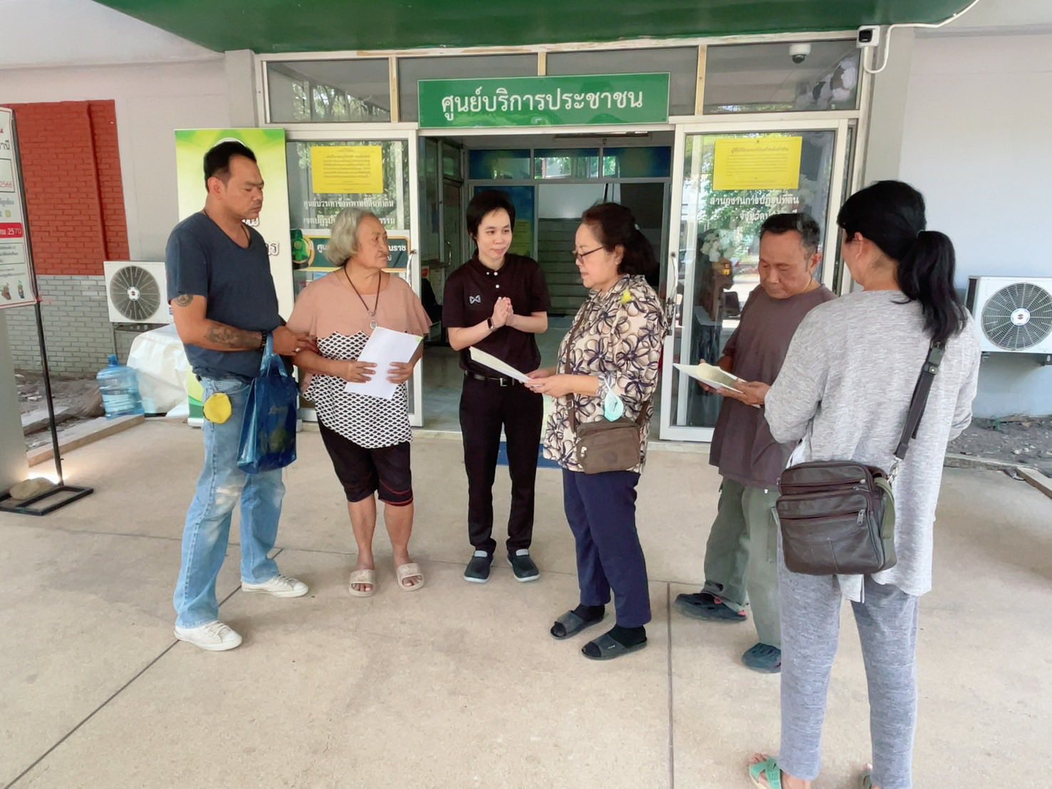 title - นางสาวฐิติมา วัฒนจัง ปฏิรูปที่ดินจังหวัดปทุมธานี ￼มอบสัญญาเช่า/เช่าซื้อที่ดินเพื่อเกษตรกรรม จากการโอนสิทธิมรดกสิทธิ จำนวน 14 สัญญา