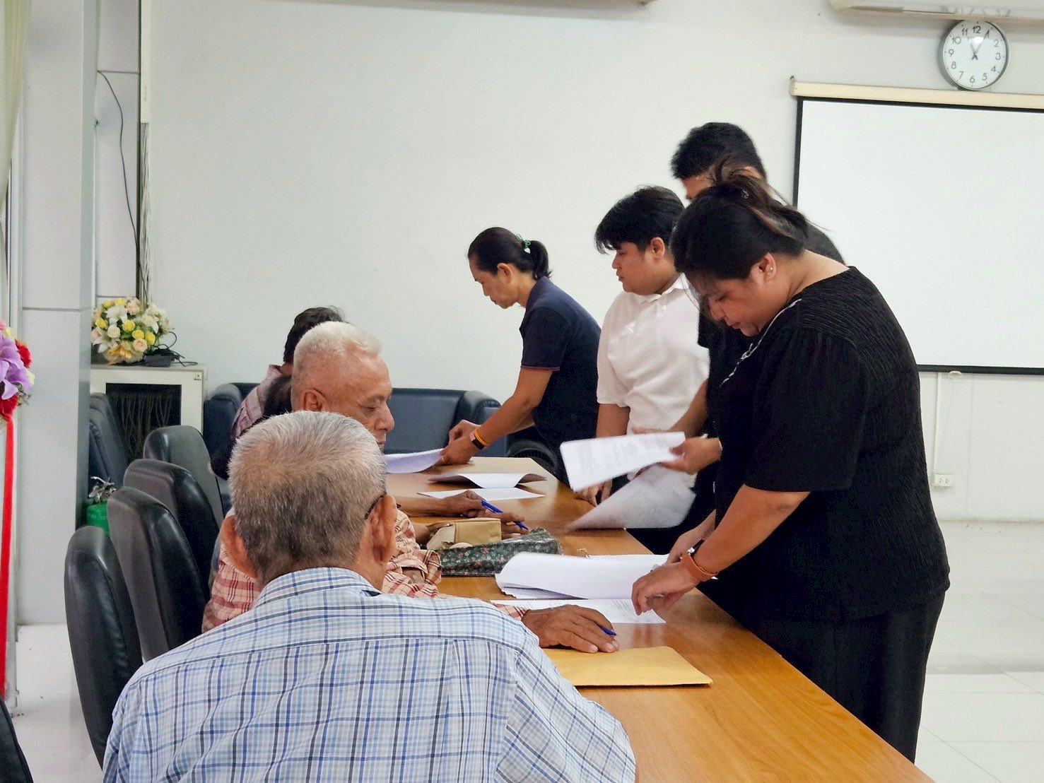 title - สำนักงานการปฏิรูปที่ดินจังหวัดปทุมธานี ปล่อยสินเชื่อเงินกองทุนการปฏิรูปที่ดินฯ ให้แก่เกษตรกรในเขตปฏิรูปที่ดิน ตำบลบึงชำอ้อ อำเภอหนองเสือ จังหวัดปทุมธานี จำนวน 4 ราย