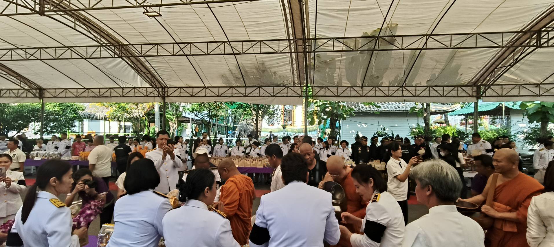 title - เข้าร่วมพิธีเจริญพระพุทธมนต์และทำบุญตักบาตรถวายพระราชกุศลเฉลิมพระเกียรติ สมเด็จพระกนิษฐาธิราชเจ้า กรมสมเด็จพระเทพรัตนราชสุดาฯ สยามบรมราชกุมารี เนื่องในโอกาสวันคล้ายวันพระราชสมภพ ๒ เมษายน ๒๕๖๙, พิธีทอดผ้าป่าสมทบกองทุนพัฒนาเด็กชนบท