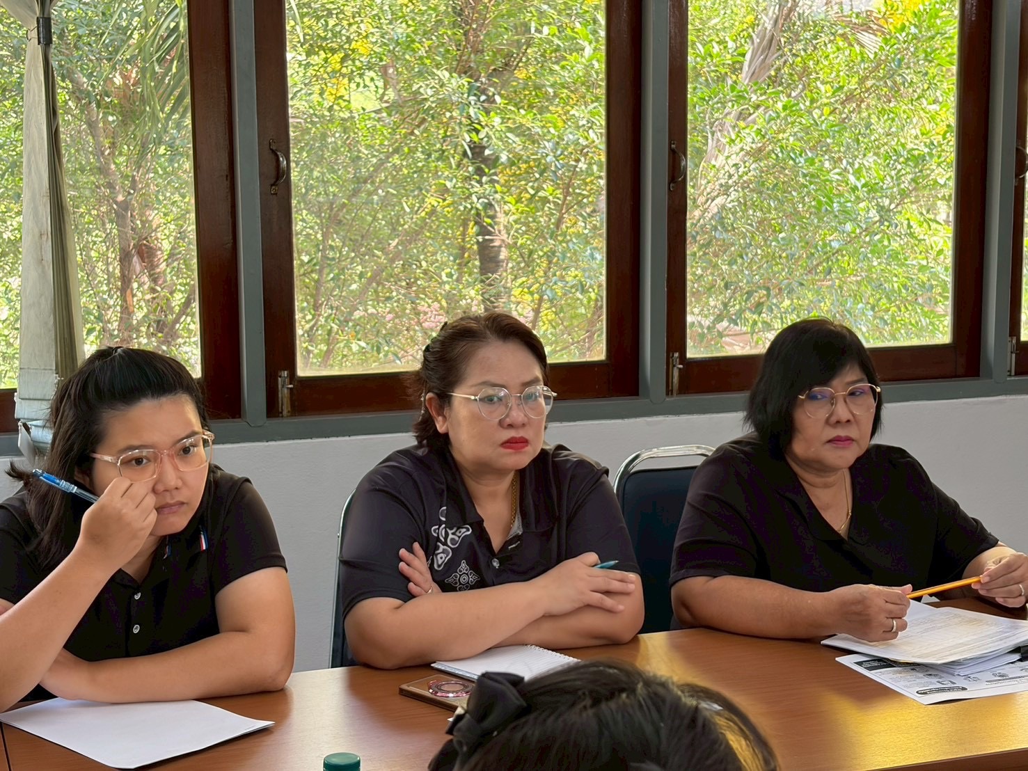 title - นางสาวฐิติมา วัฒนจัง ปฏิรูปที่ดินจังหวัดปทุมธานี พร้อมด้วยข้าราชการ พนักงานราชการ และพนักงานกองทุน ร่วมประชุม ณ ห้องประชุมเล็ก ส.ป.ก.ปทุมธานี