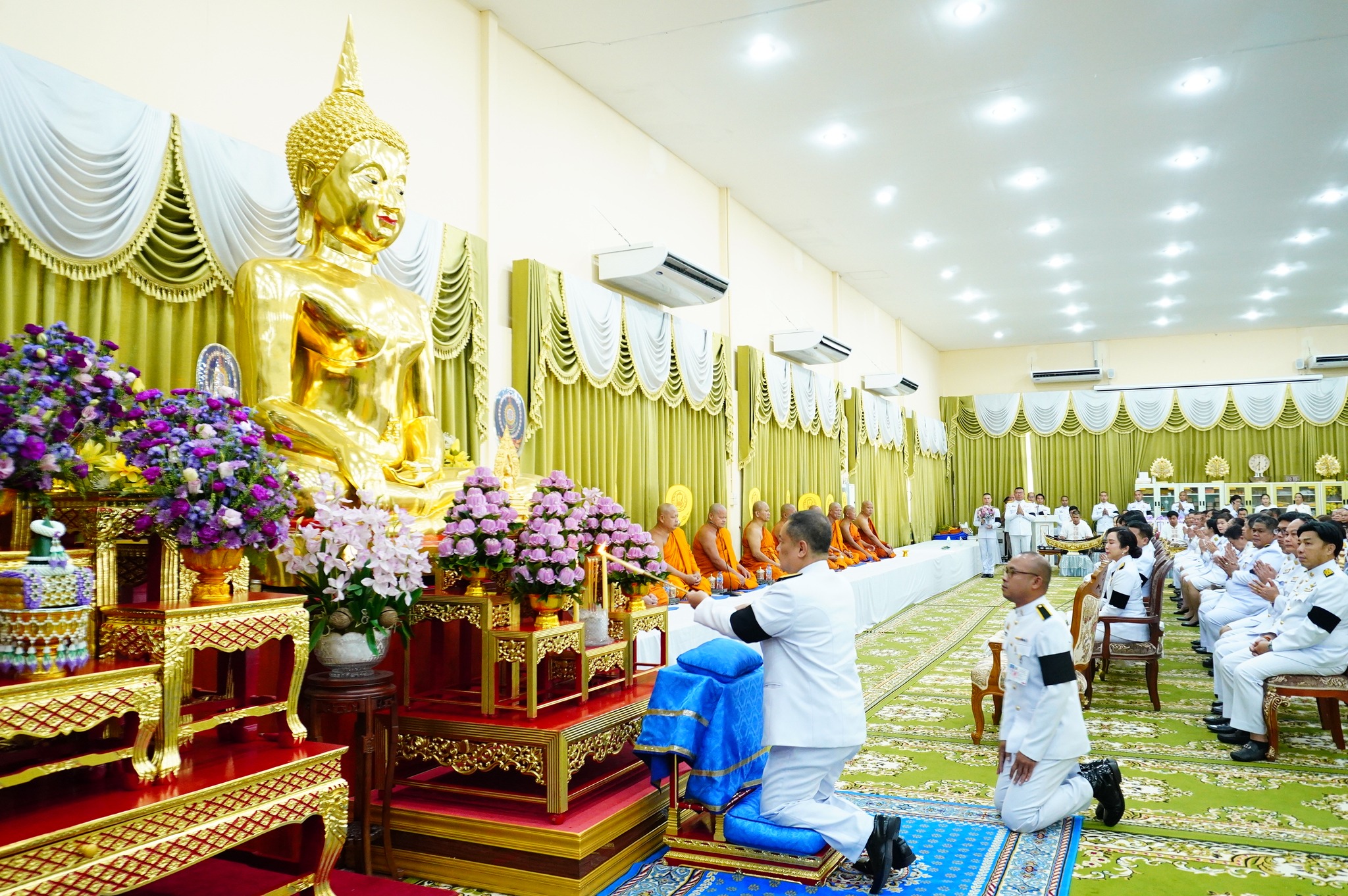 title - เข้าร่วมพิธีเจริญพระพุทธมนต์และทำบุญตักบาตรถวายพระราชกุศลเฉลิมพระเกียรติ สมเด็จพระกนิษฐาธิราชเจ้า กรมสมเด็จพระเทพรัตนราชสุดาฯ สยามบรมราชกุมารี เนื่องในโอกาสวันคล้ายวันพระราชสมภพ ๒ เมษายน ๒๕๖๙, พิธีทอดผ้าป่าสมทบกองทุนพัฒนาเด็กชนบท