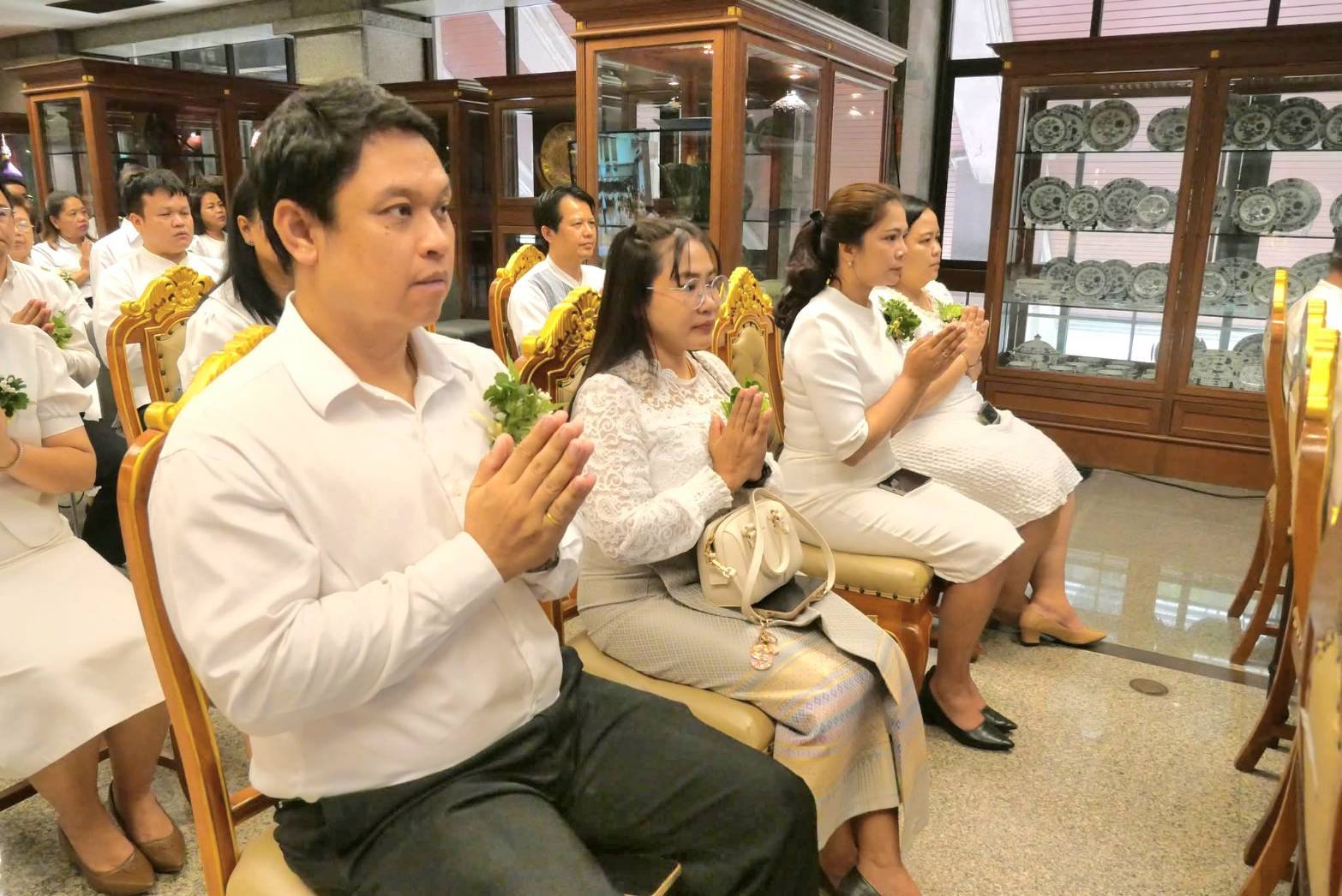 title - เข้าร่วมกิจกรรมไหว้ครูช่างฯ เพื่อเป็นการน้อมรำลึกถึงบุญคุณครู อาจารย์  โดยมี นายเศรษฐเกียรติ กระจ่างวงษ์ เลขาธิการ ส.ป.ก. เป็นประธานในพิธี