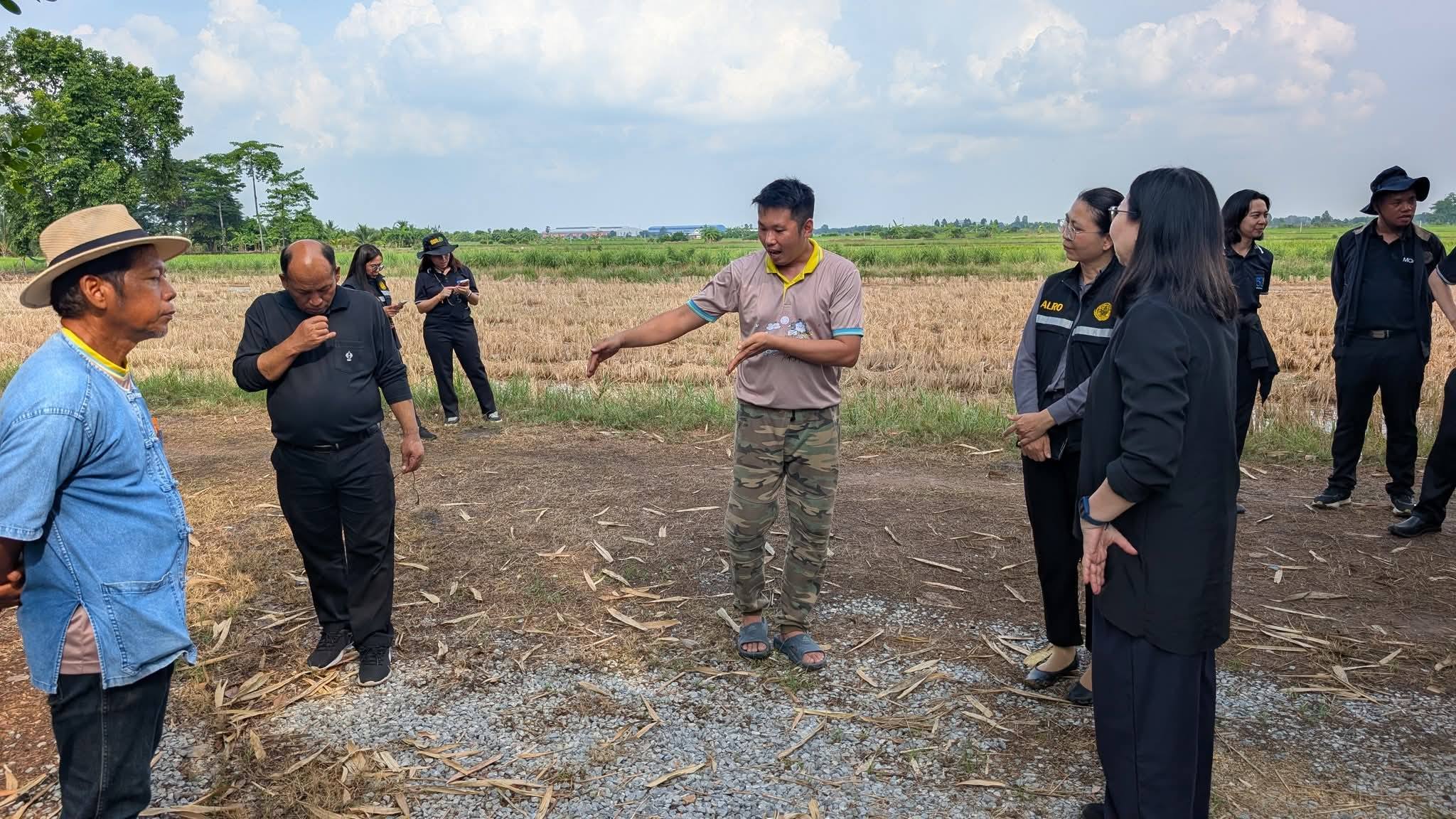 title - ลงพื้นที่แปลงเกษตรกรรมในเขตปฏิรูปที่ดินจังหวัดปทุมธานี ในการต้อนรับ 