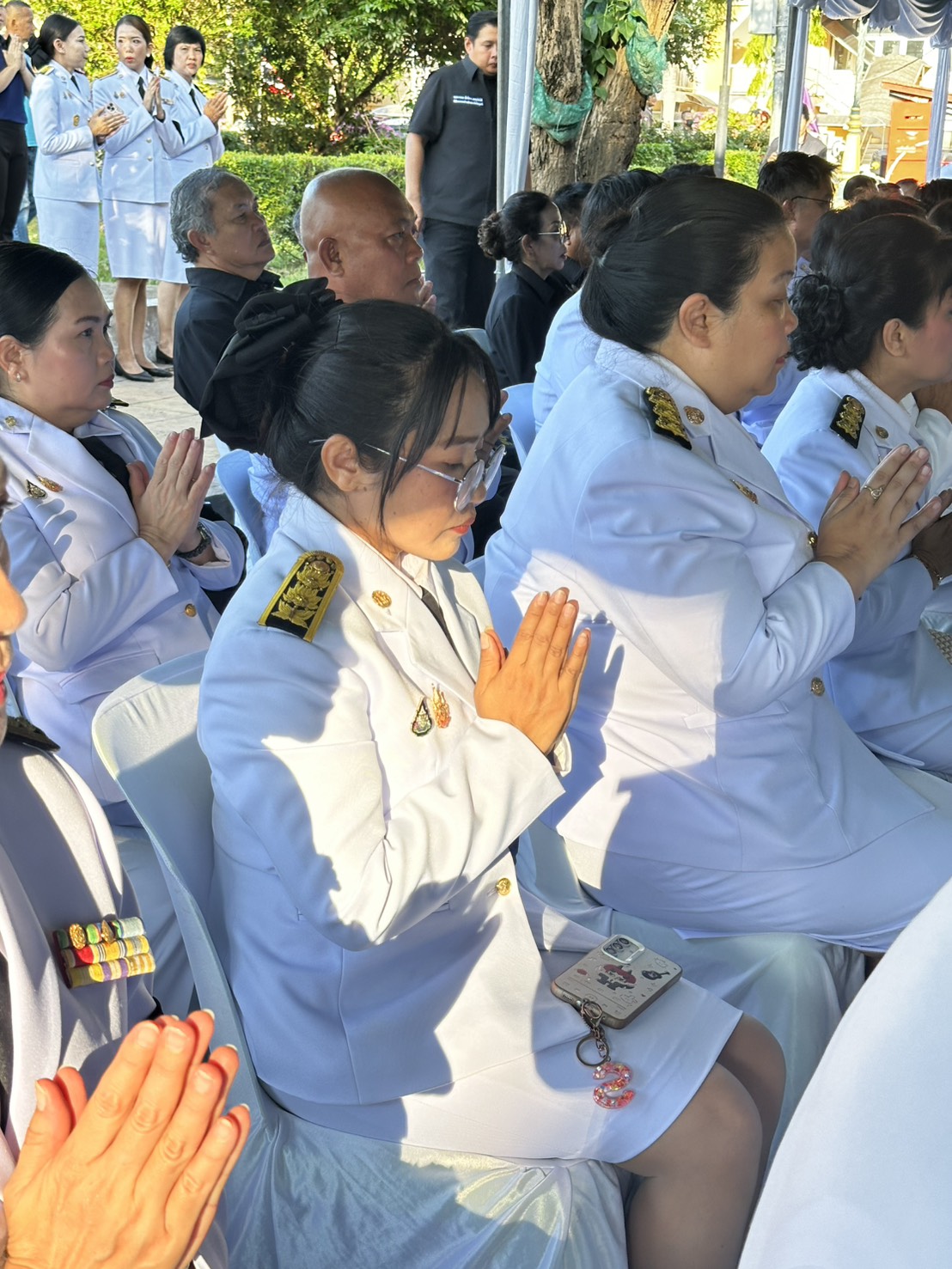 title - เข้าร่วมพิธีเจริญพระพุทธมนต์ และทำบุญตักบาตรถวายพระราชกุศล พระภิกษุสงฆ์และสามเณร จำนวน 49 รูป เนื่องในโอกาสพระราชพิธีมหามงคลเฉลิมพระชนมพรรษา 4 รอบ สมเด็จพระนางเจ้าฯ พระบรมราชินี 3 มิถุนายน 2569