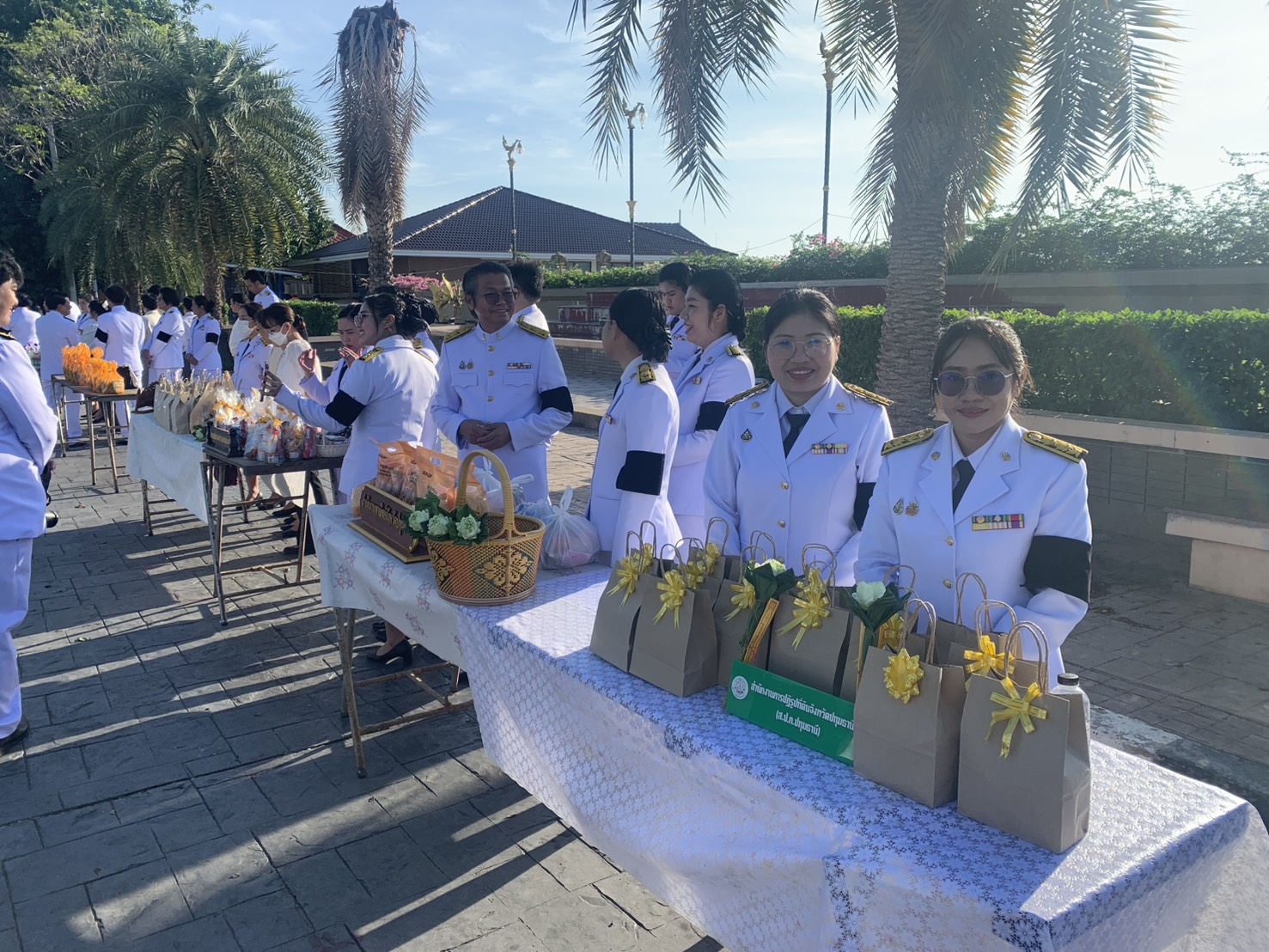 title - เข้าร่วมพิธีเจริญพระพุทธมนต์ และทำบุญตักบาตรถวายพระราชกุศล พระภิกษุสงฆ์และสามเณร จำนวน 49 รูป เนื่องในโอกาสพระราชพิธีมหามงคลเฉลิมพระชนมพรรษา 4 รอบ สมเด็จพระนางเจ้าฯ พระบรมราชินี 3 มิถุนายน 2569