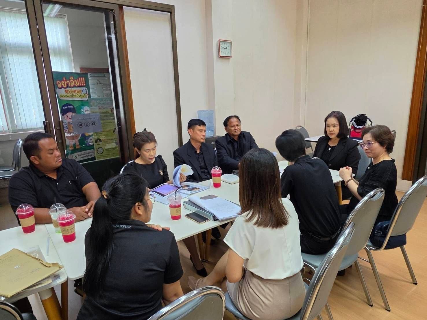 title - เข้าร่วมประชุมหารือแนวทางในการแก้ปัญหาการขออนุญาตใช้ประโยชน์ที่ดินส.ป.ก.ของ อบต.คลองเจ็ด โดยมี นางสาวพจนันท์ กองมาก ผู้ตรวจราชการ ส.ป.ก.  ปฏิรูปที่ดินจังหวัดสุพรรณบุรี และ รษก.ผอ. กลุ่มอนุญาตฯ ร่วมให้ความเห็น