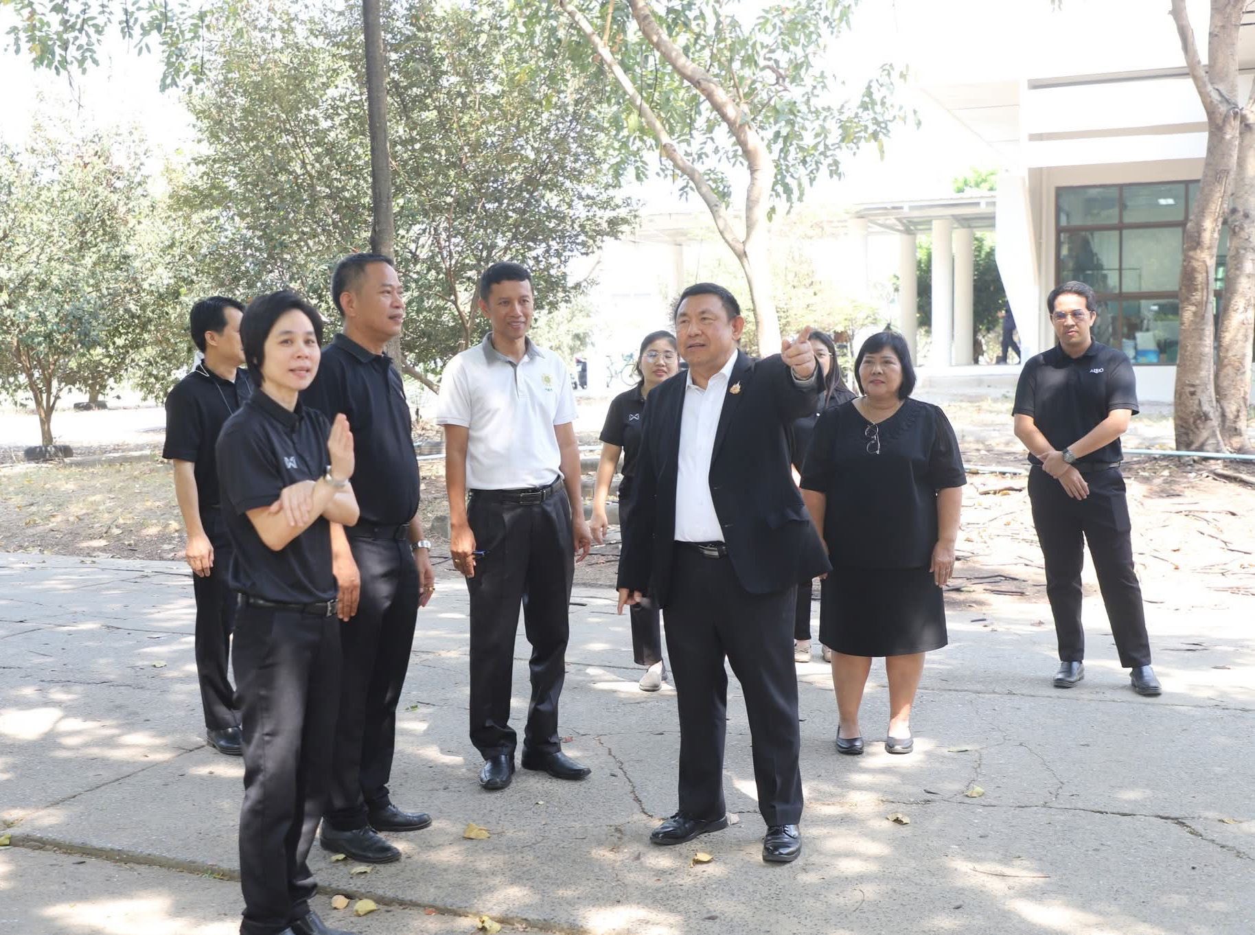 title - เลขาธิการ ส.ป.ก. ตรวจเยี่ยม ส.ป.ก. ปทุมธานี โดยมี นางสาวฐิติมา วัฒนจัง ปฏิรูปที่ดินจังหวัดปทุมธานี ผอ.กลุ่ม และหน.ฝ่าย ให้การต้อนรับ