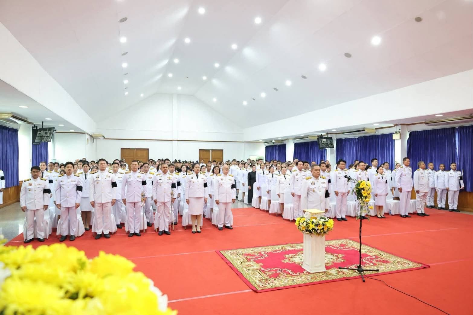 title - ร่วมพิธีวางพวงมาลาเบื้องหน้าพระบรมสาทิสลักษณ์ เนื่องในวันที่ระลึกคล้ายวันสวรรคตสมเด็จพระนารายณ์มหาราช ณ อาคารศาลารักษ์ปทุม ศาลากลางจังหวัดปทุมธานี 