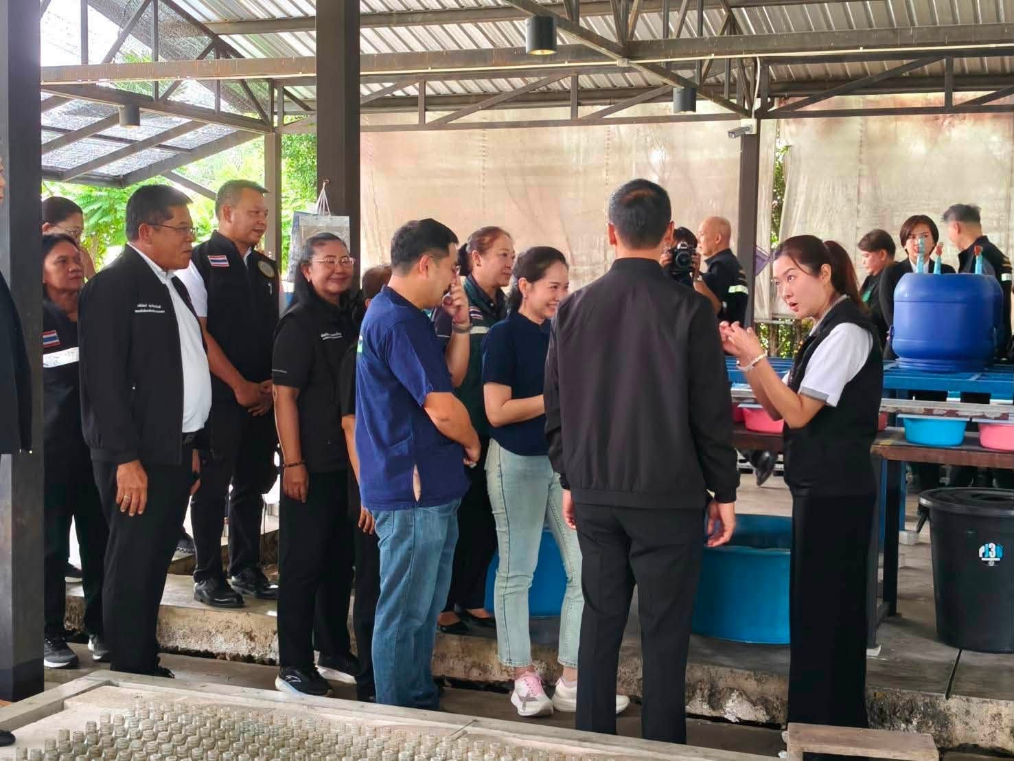title - ร่วมต้อนรับ นางสาวปิยะรัฐชย์ ติยะไพรัช รัฐมนตรีช่วยว่าการกระทรวงเกษตรและสหกรณ์ ลงพื้นที่ติดตามผลการขับเคลื่อนเทคโนโลยีและนวัตกรรมด้านการเกษตรจังหวัดปทุมธานี