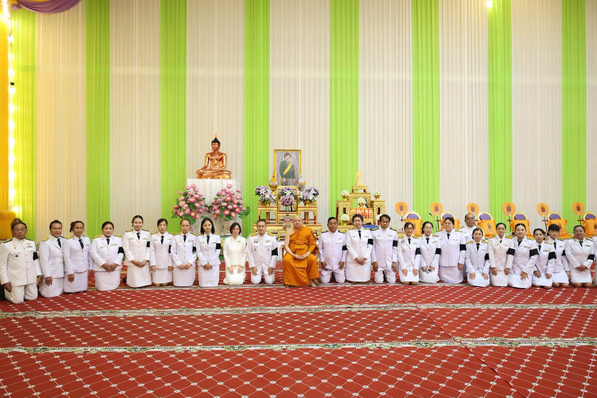 title - ข้าร่วมพิธีวันคล้ายวันประสูติพระเจ้าวรวงศ์เธอ พระองค์เจ้าโสมสวลี กรมหมื่นสุทธนารีนาถพระราชวรเมธาจารย์ เจ้าคณะจังหวัดปทุมธานี (ธ) เจ้าอาวาสวัดโบสถ์ เมตตาเป็นประธานฝ่ายสงฆ์  นายเอกวิทย์ มีเพียร ผู้ว่าราชการจังหวัดปทุมธานี เป็นประธาน